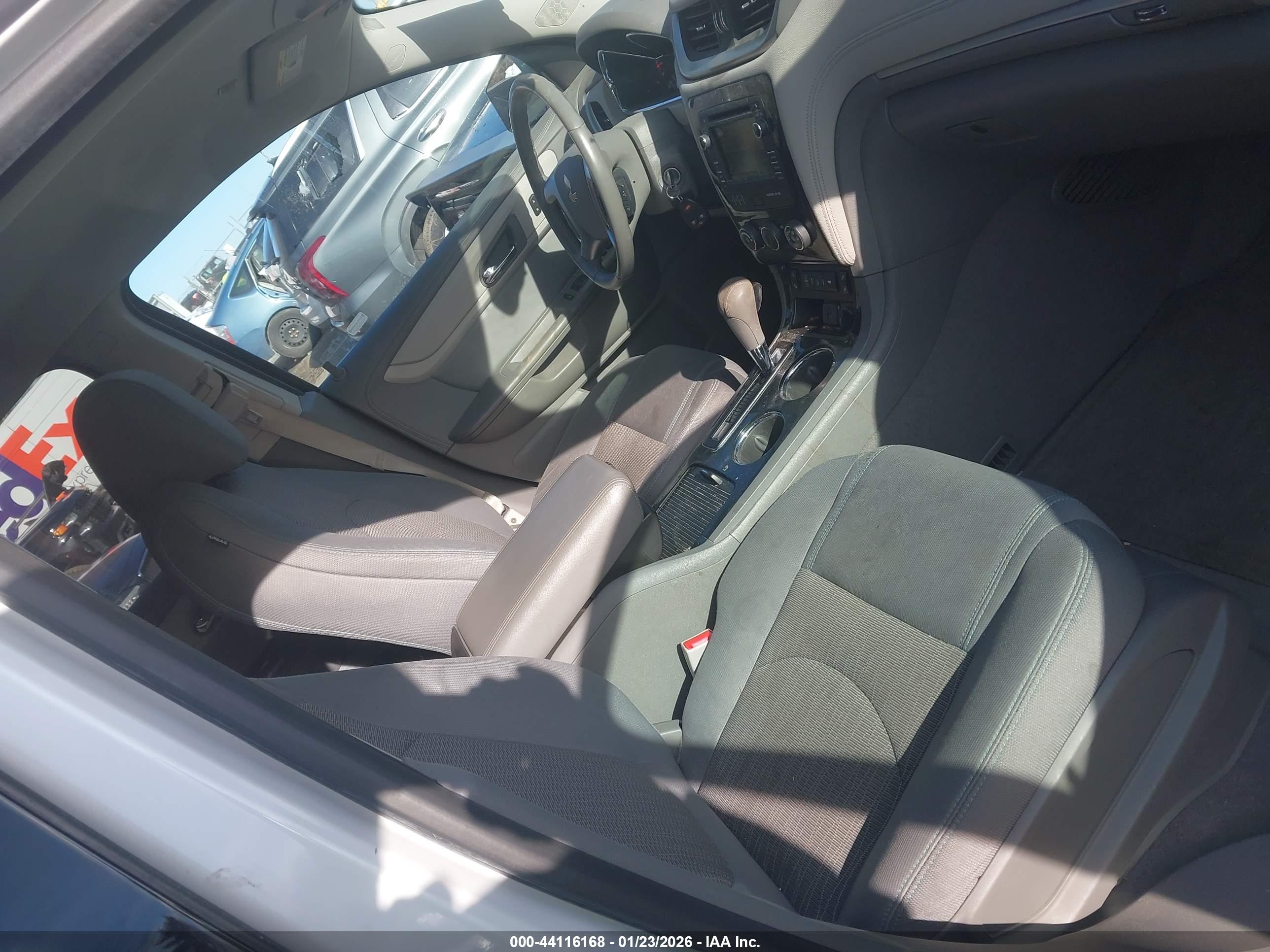 CHEVROLET TRAVERSE image 5