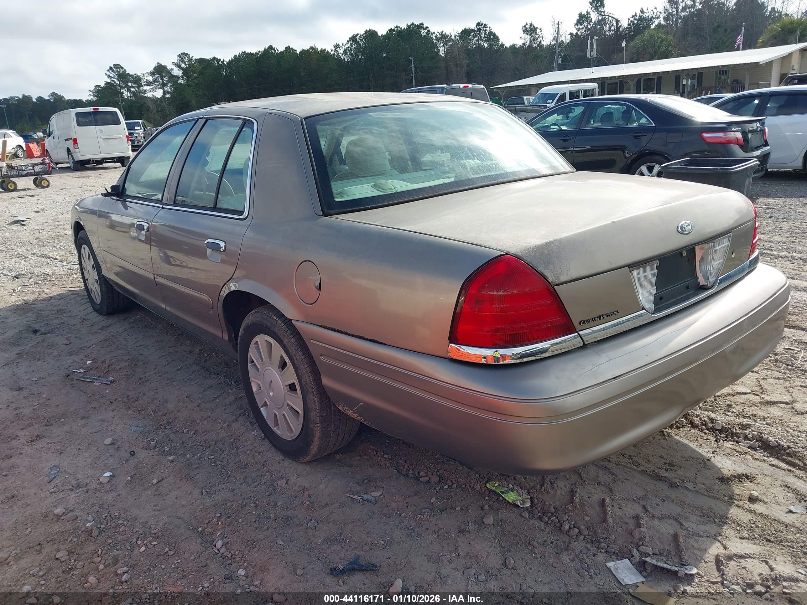 FORD CROWN image 3
