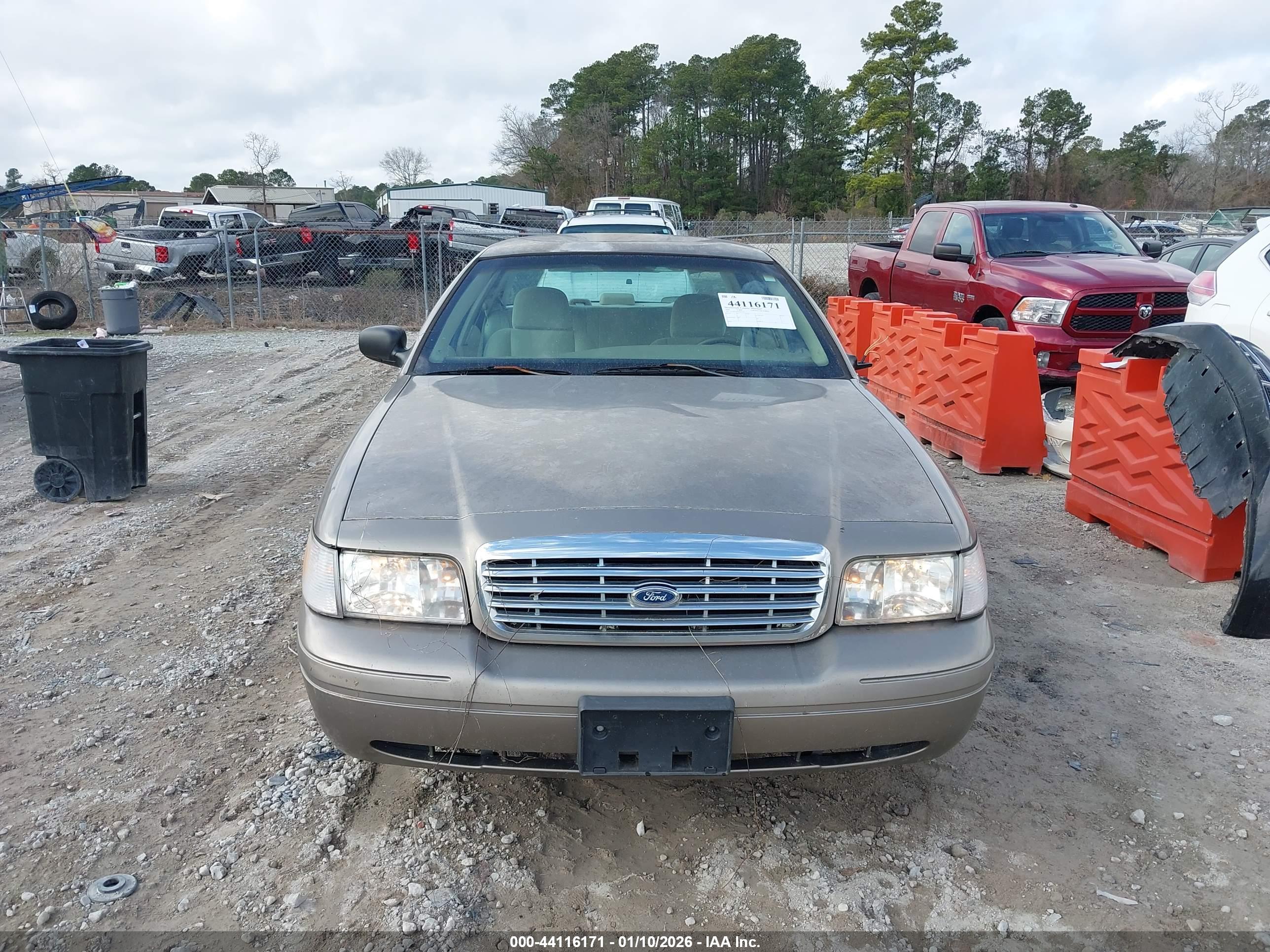 FORD CROWN image 6