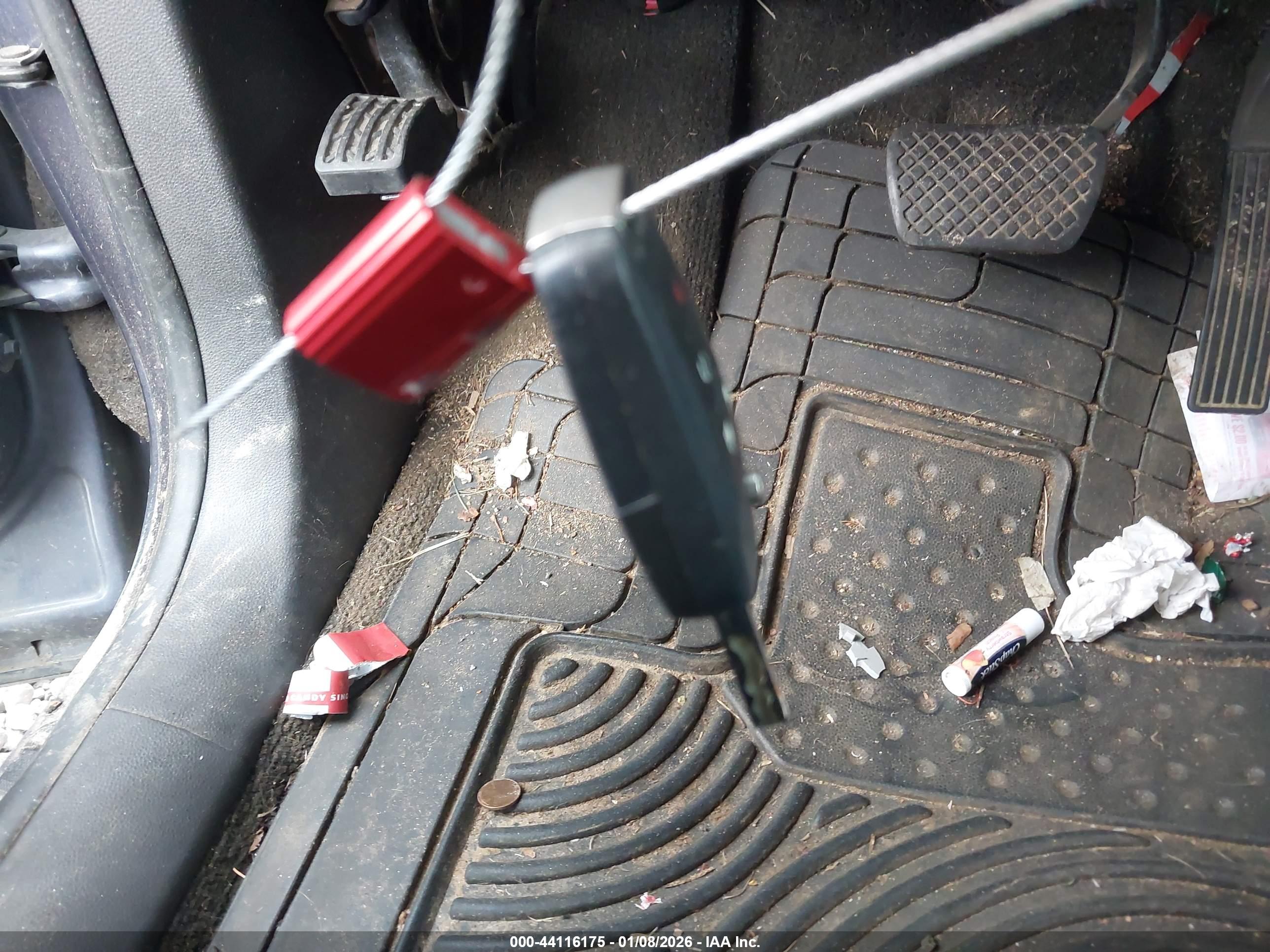 CHEVROLET EQUINOX image 11