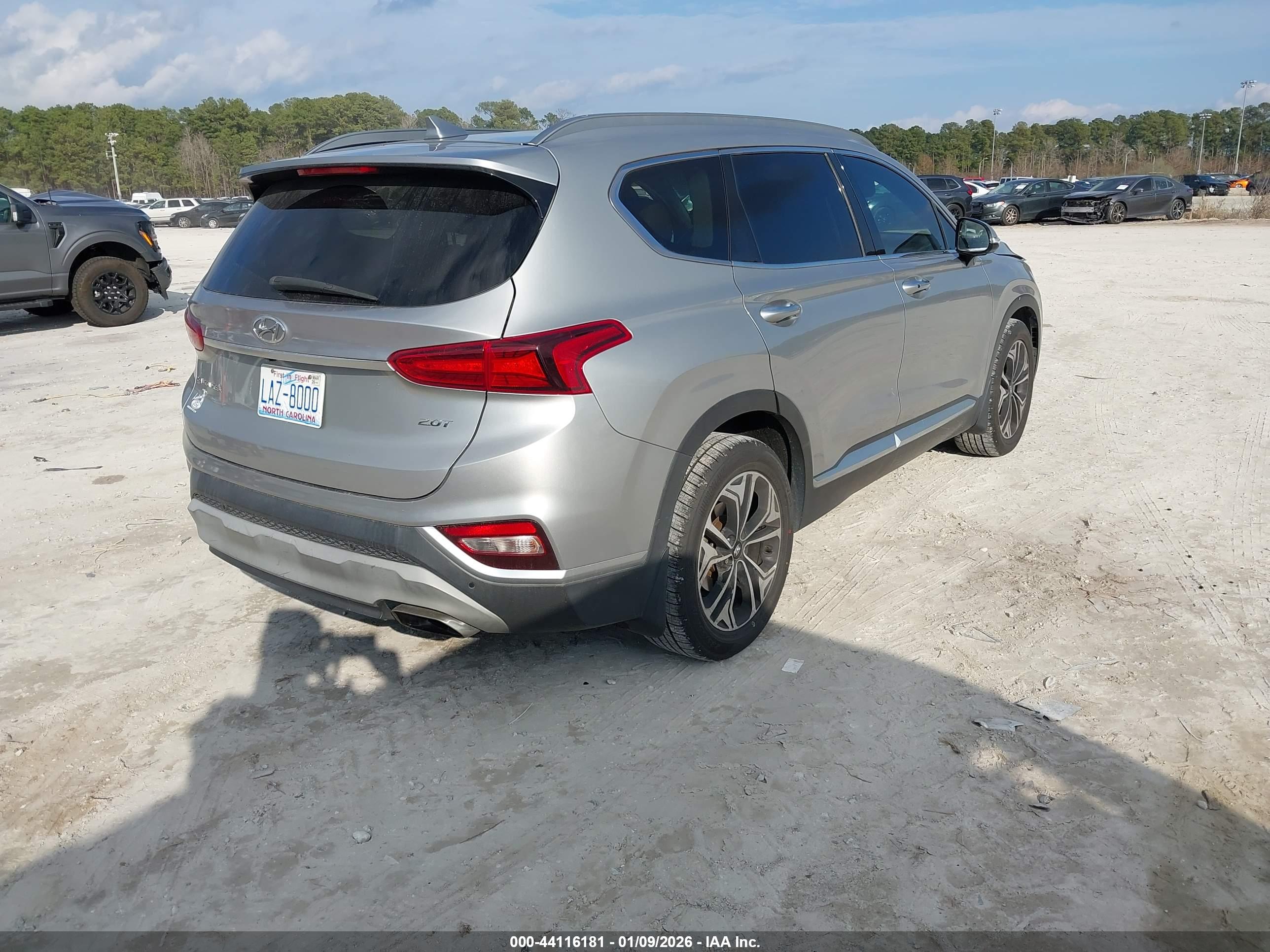 HYUNDAI SANTA image 4
