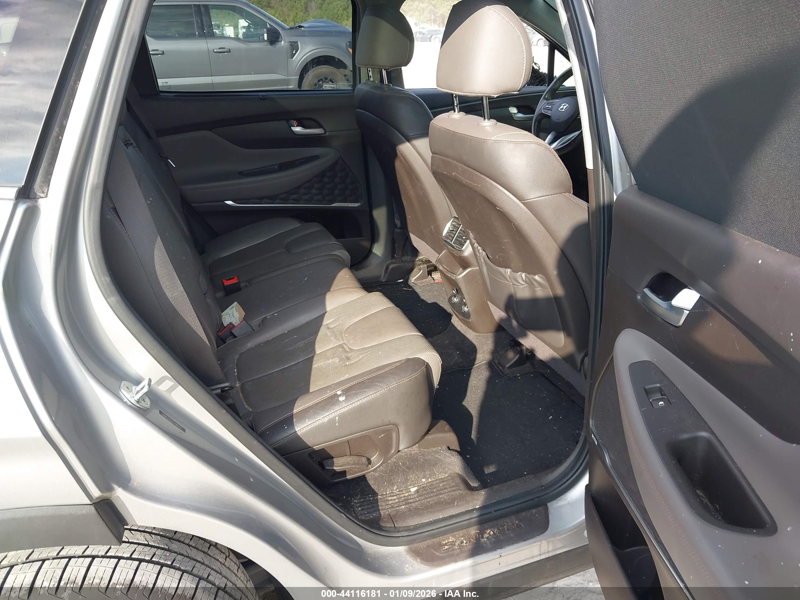 HYUNDAI SANTA image 8