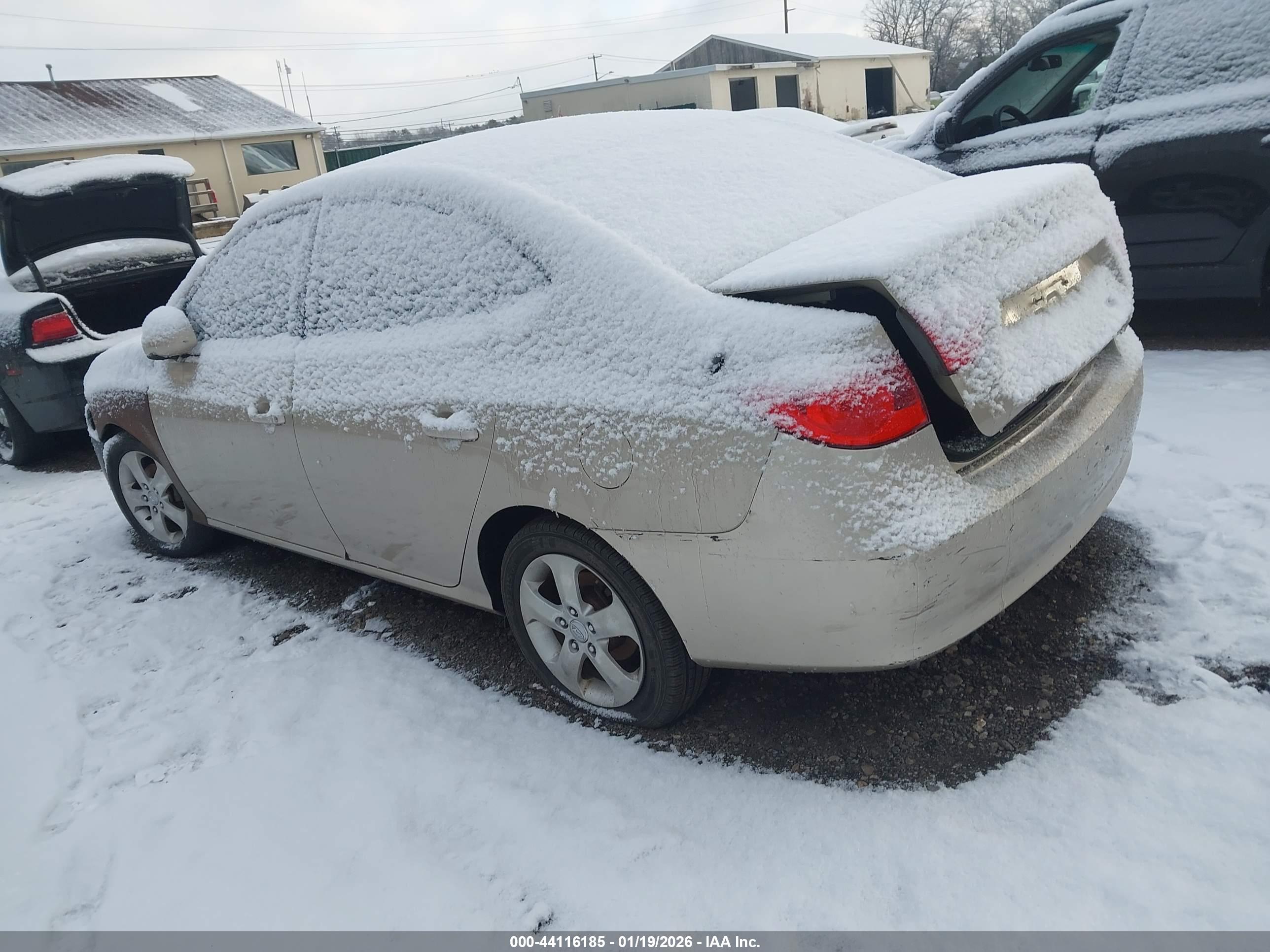 HYUNDAI ELANTRA image 3