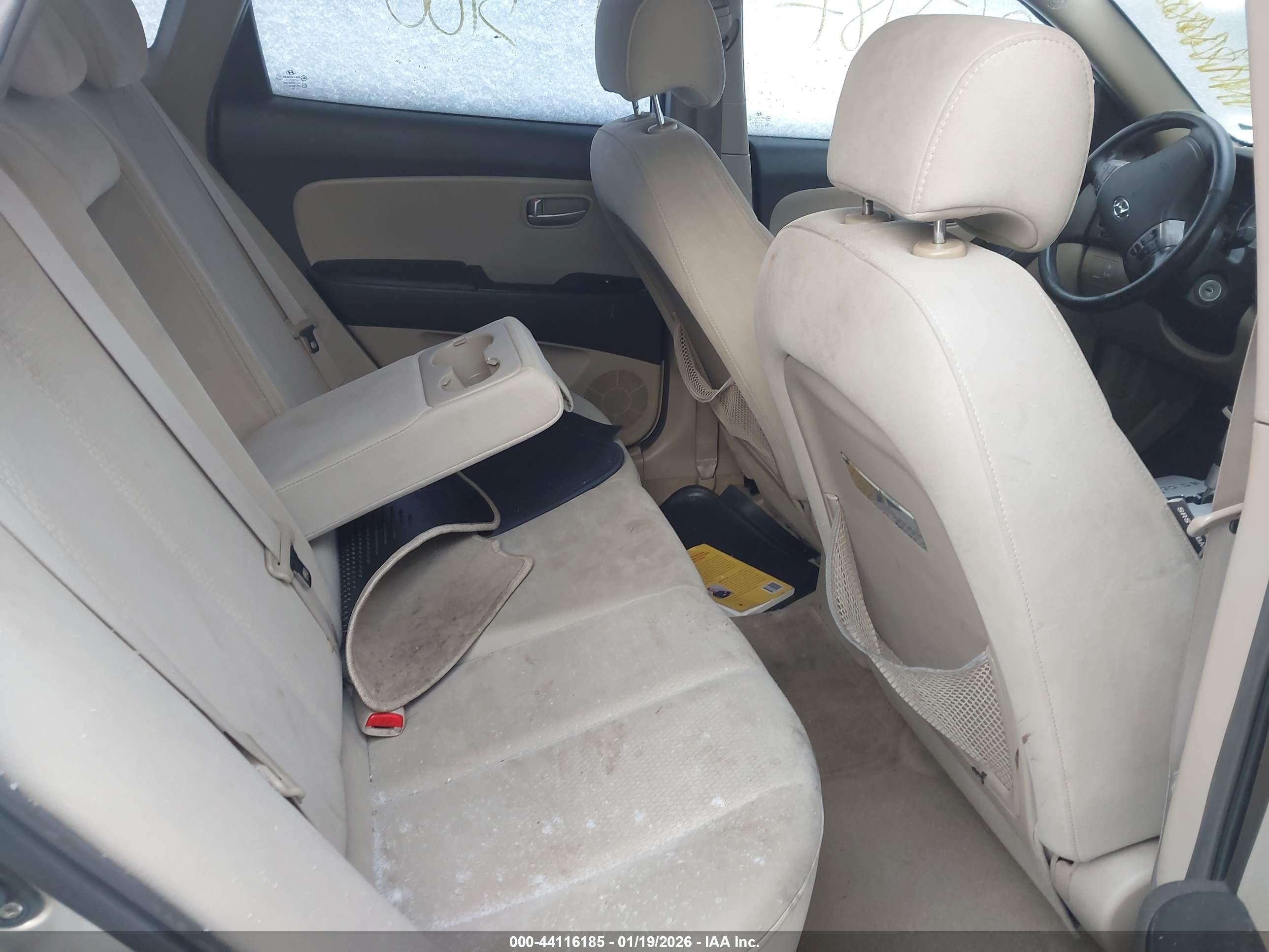HYUNDAI ELANTRA image 8
