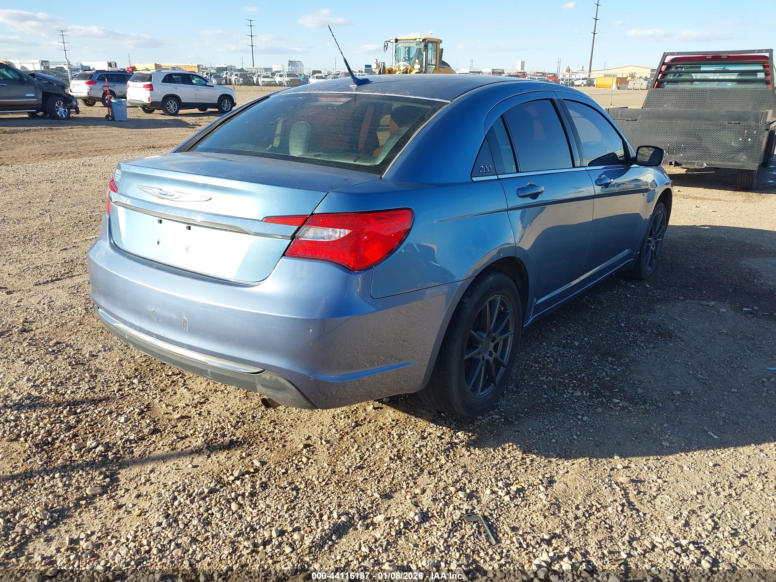 CHRYSLER 200 image 4