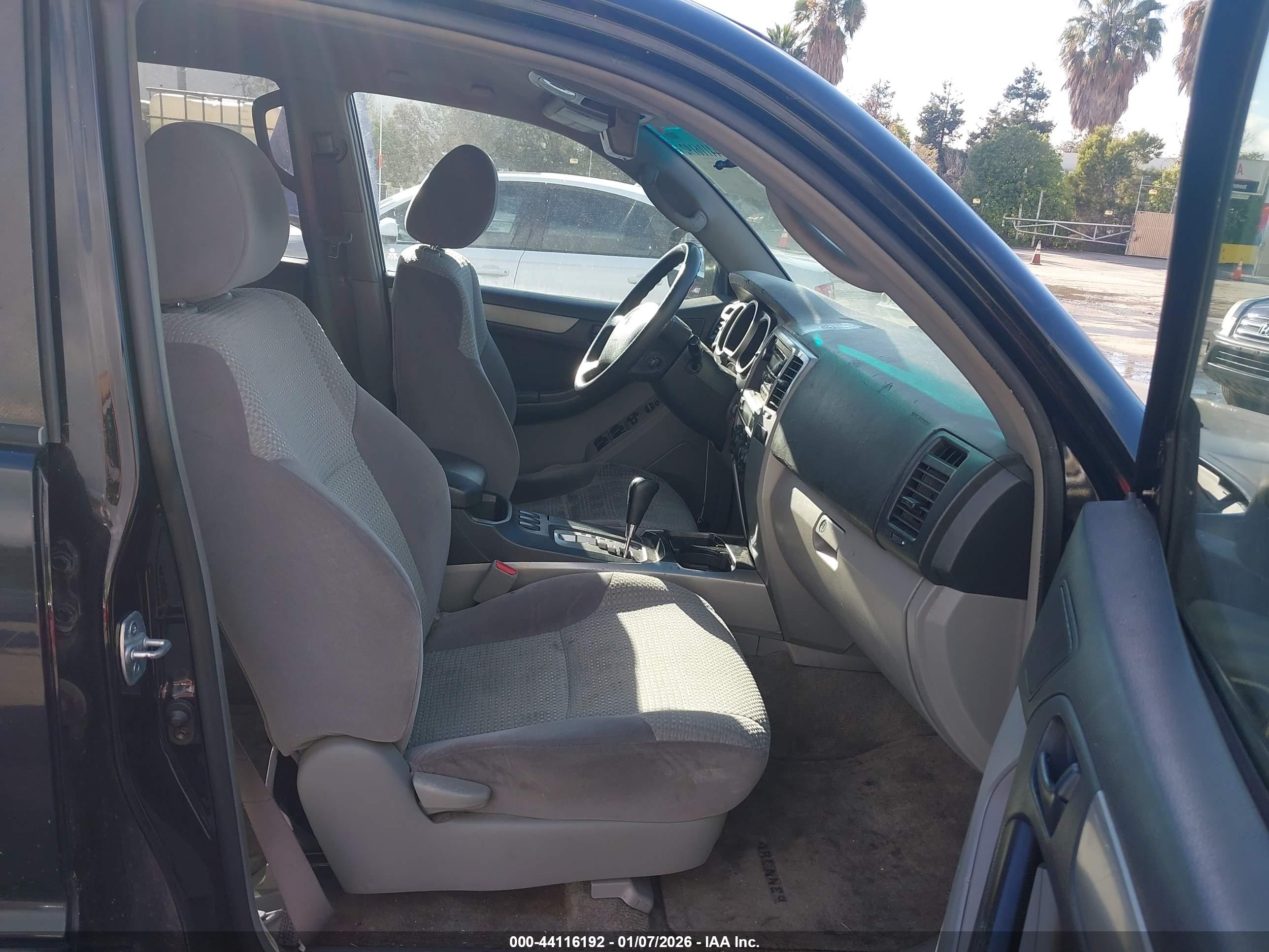 TOYOTA 4RUNNER image 5