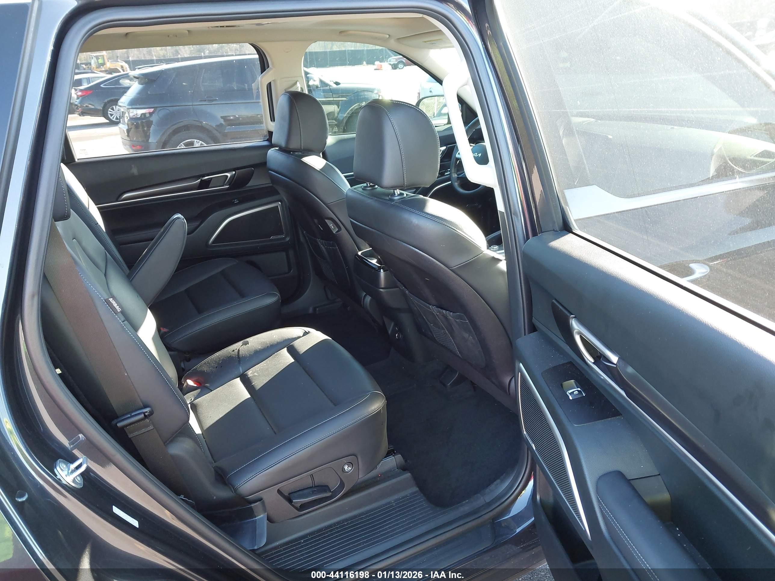 KIA TELLURIDE image 8