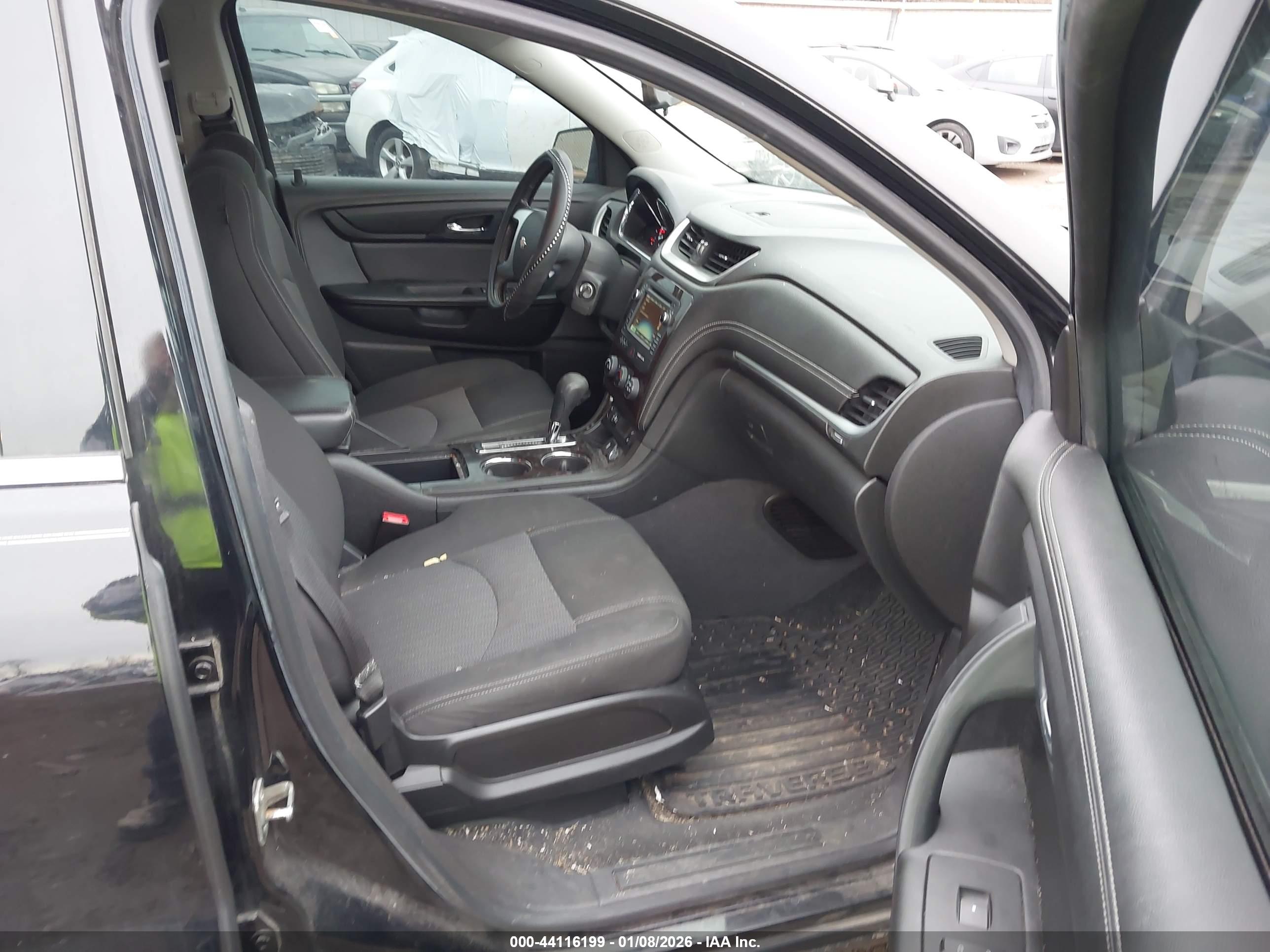 CHEVROLET TRAVERSE image 5