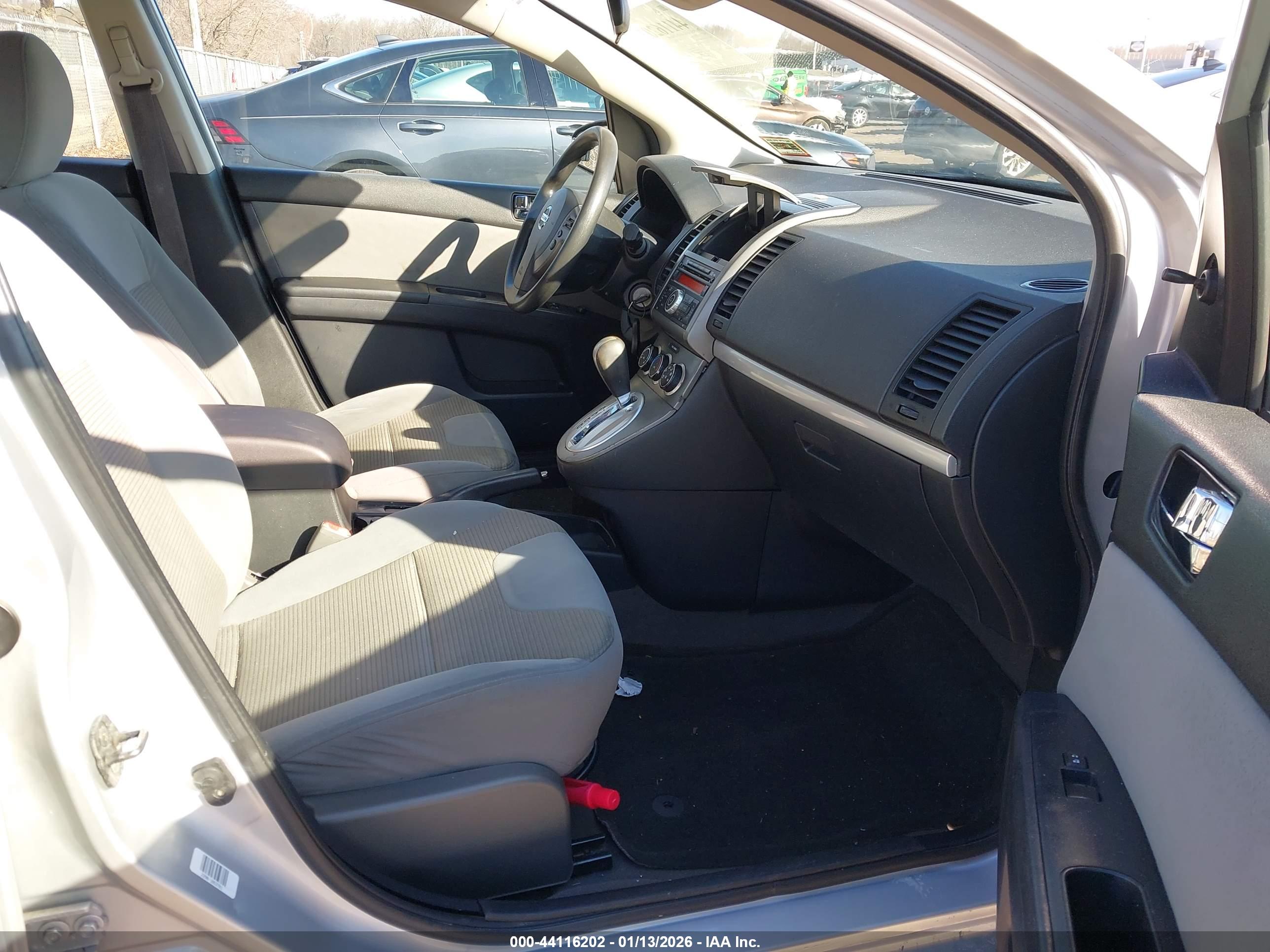 NISSAN SENTRA image 5