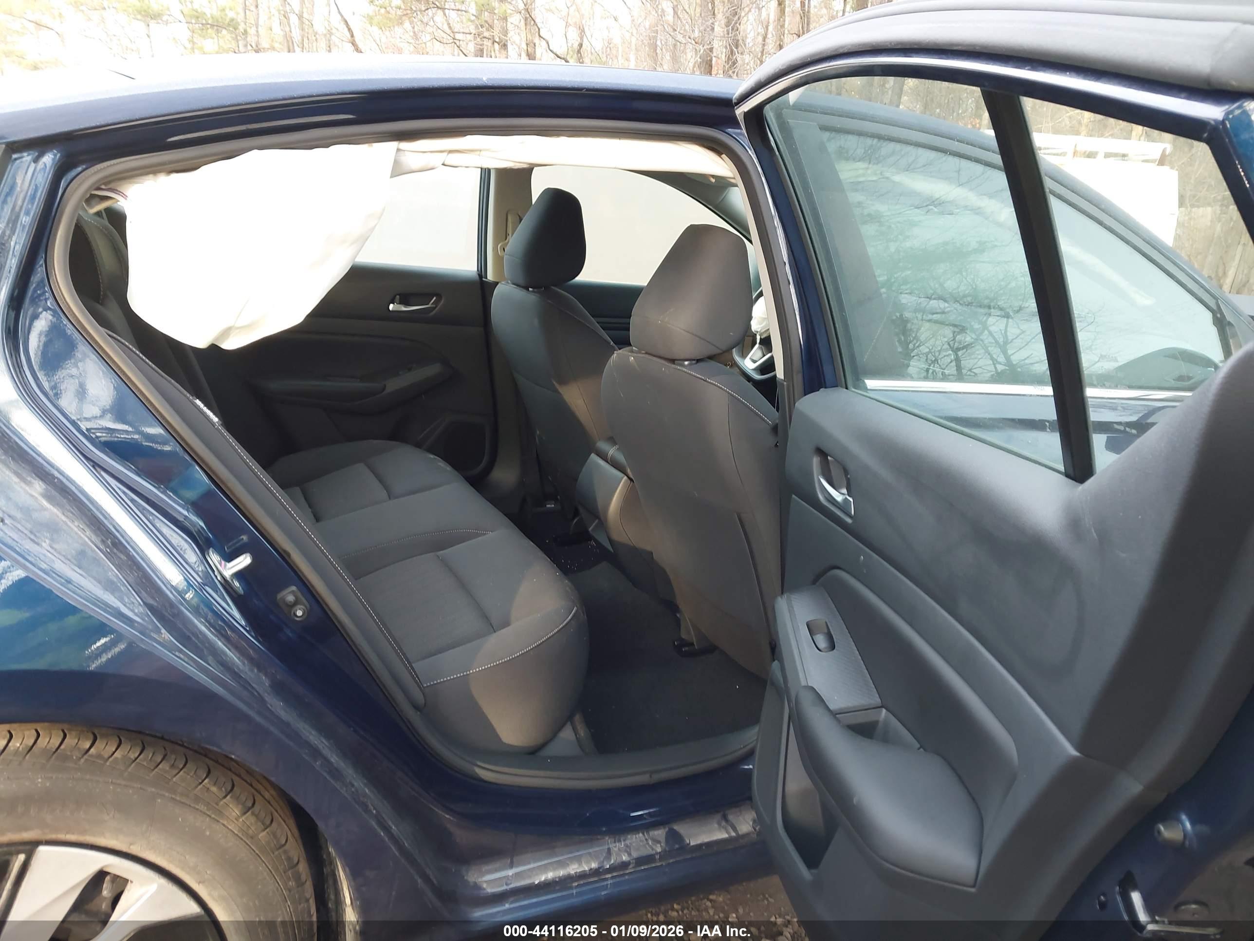 NISSAN ALTIMA image 8