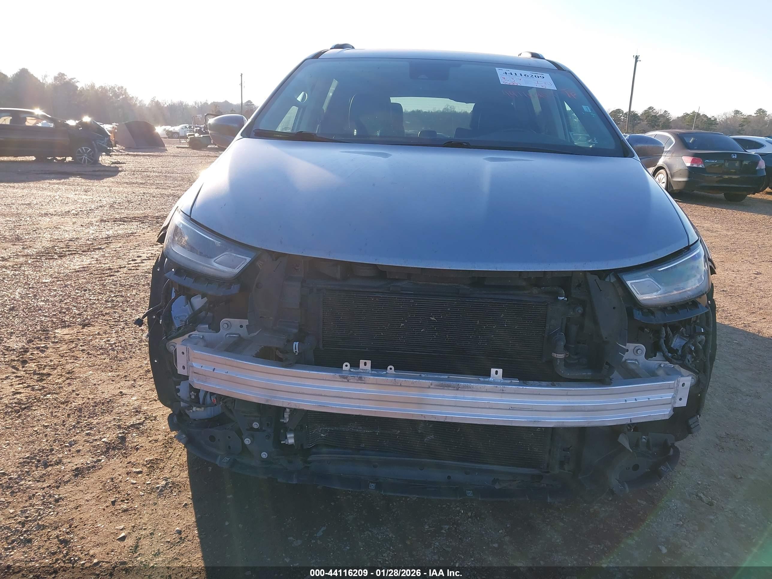 CHRYSLER PACIFICA image 6