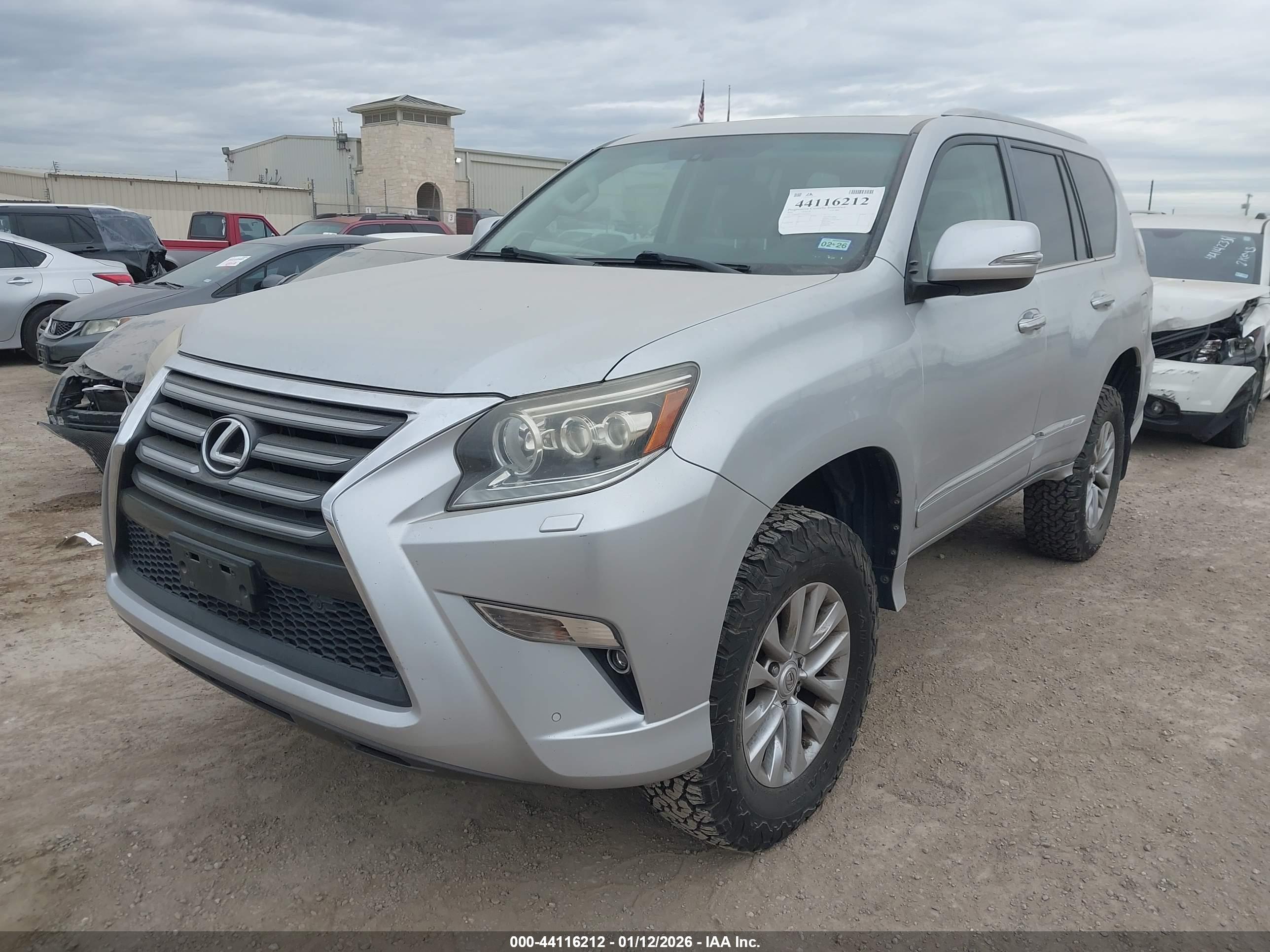 LEXUS GX image 2