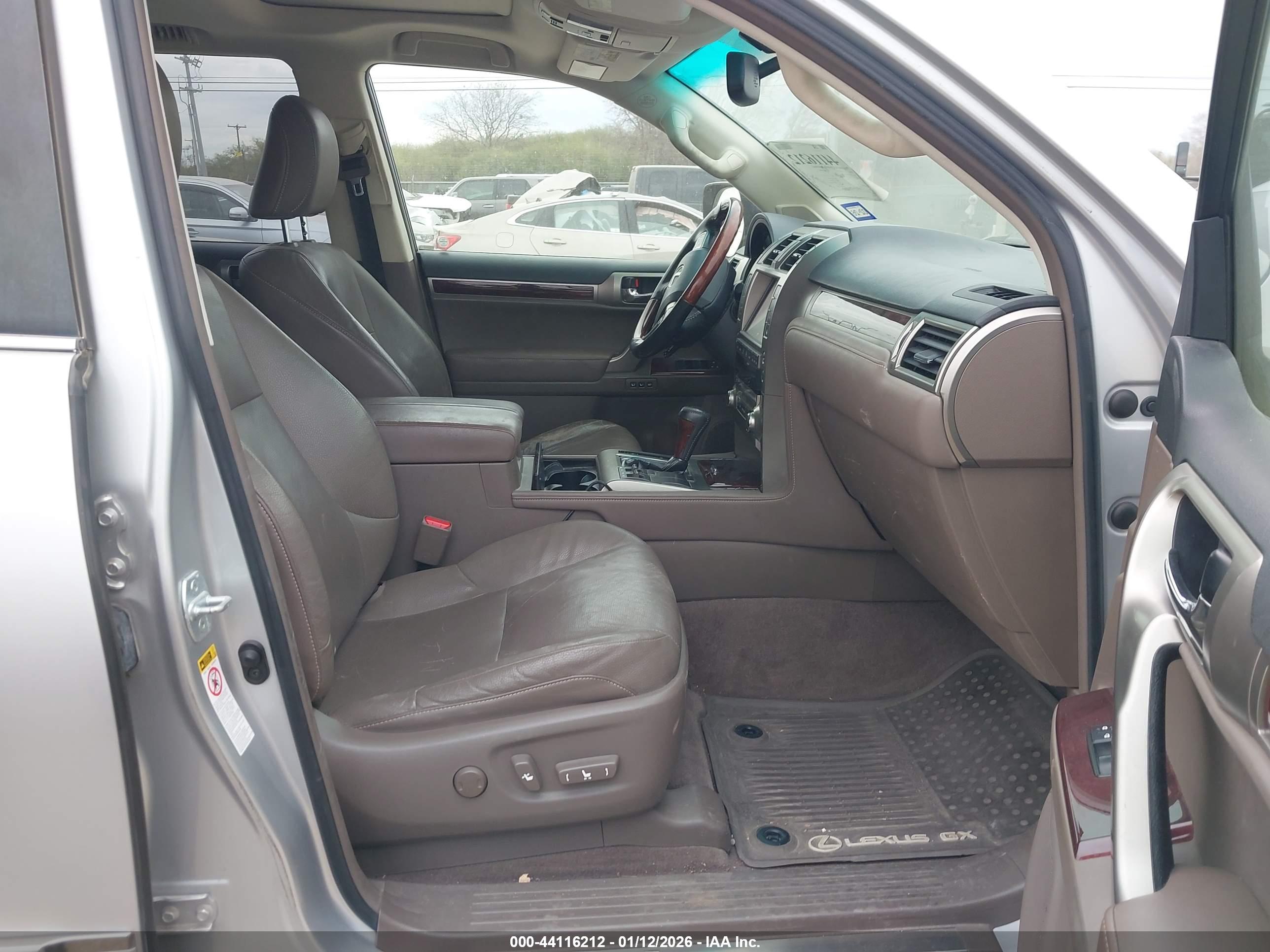 LEXUS GX image 5
