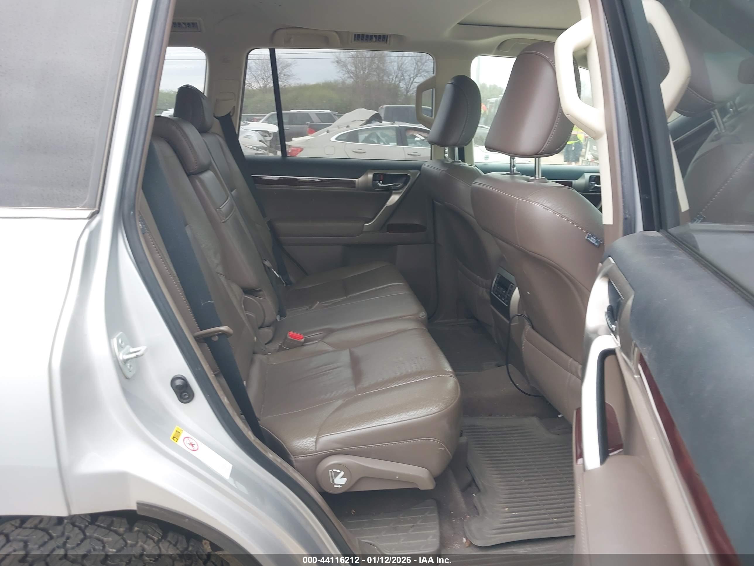 LEXUS GX image 8