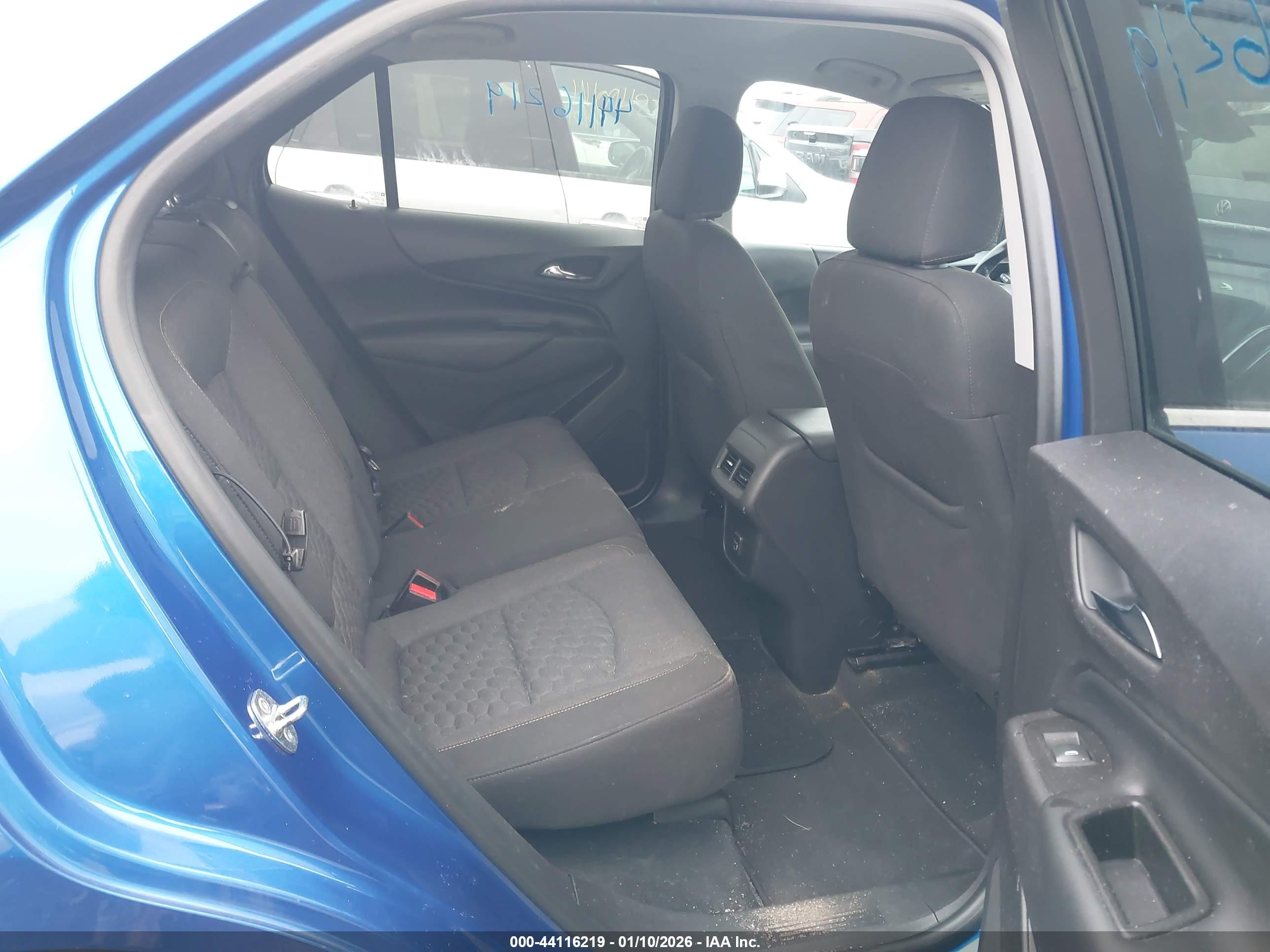 CHEVROLET EQUINOX image 8