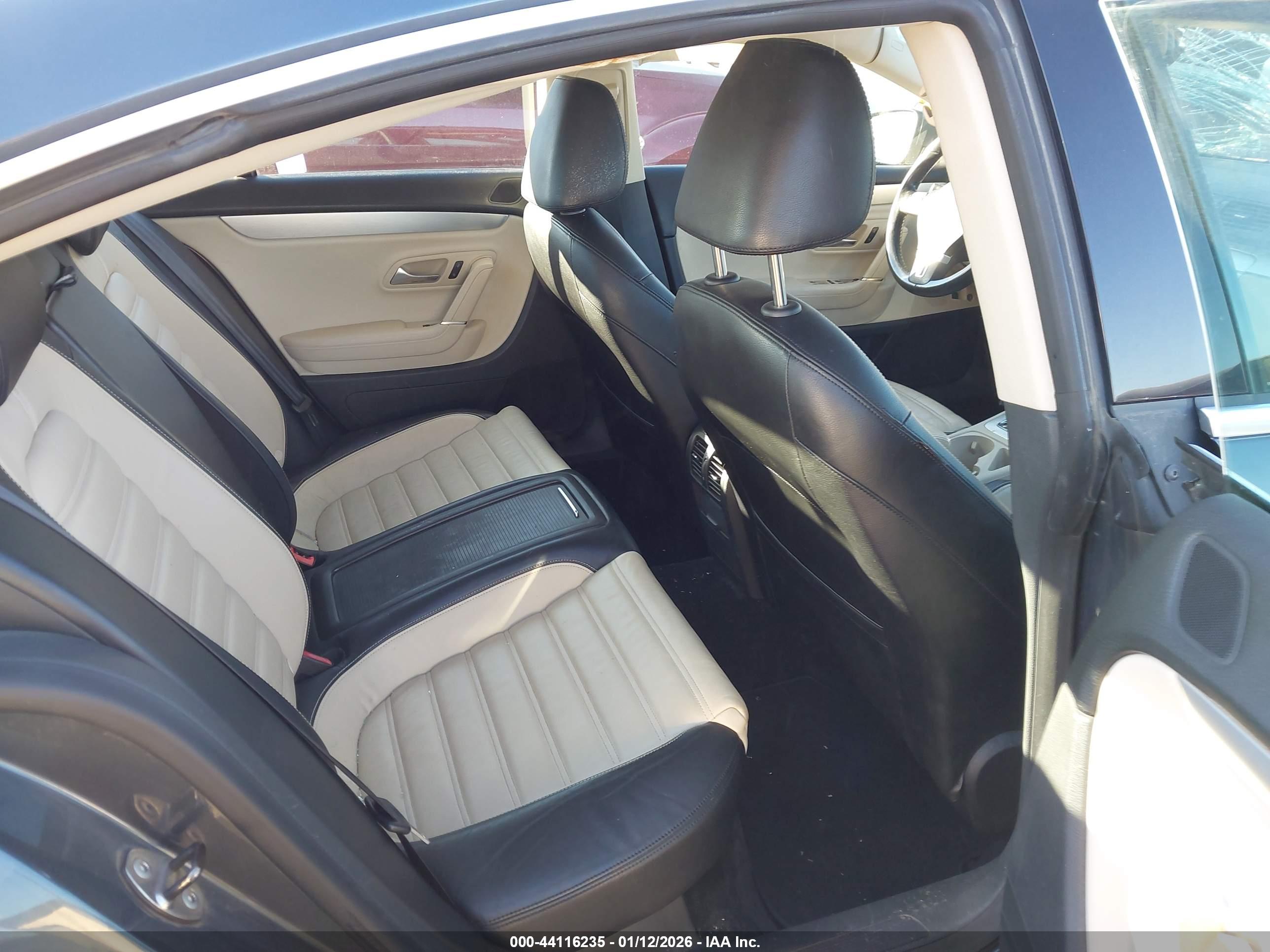 VOLKSWAGEN CC image 8
