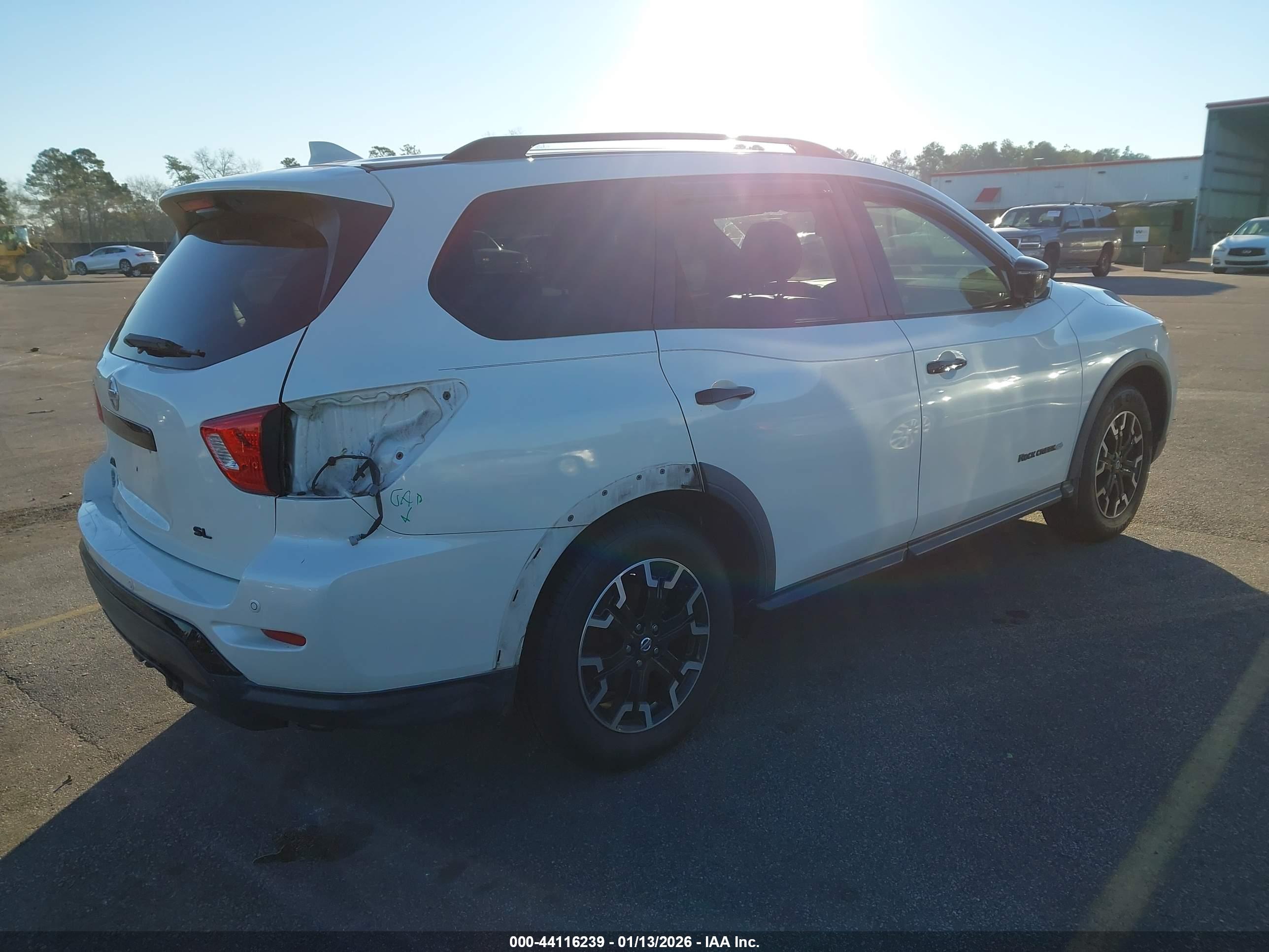 NISSAN PATHFINDER image 4