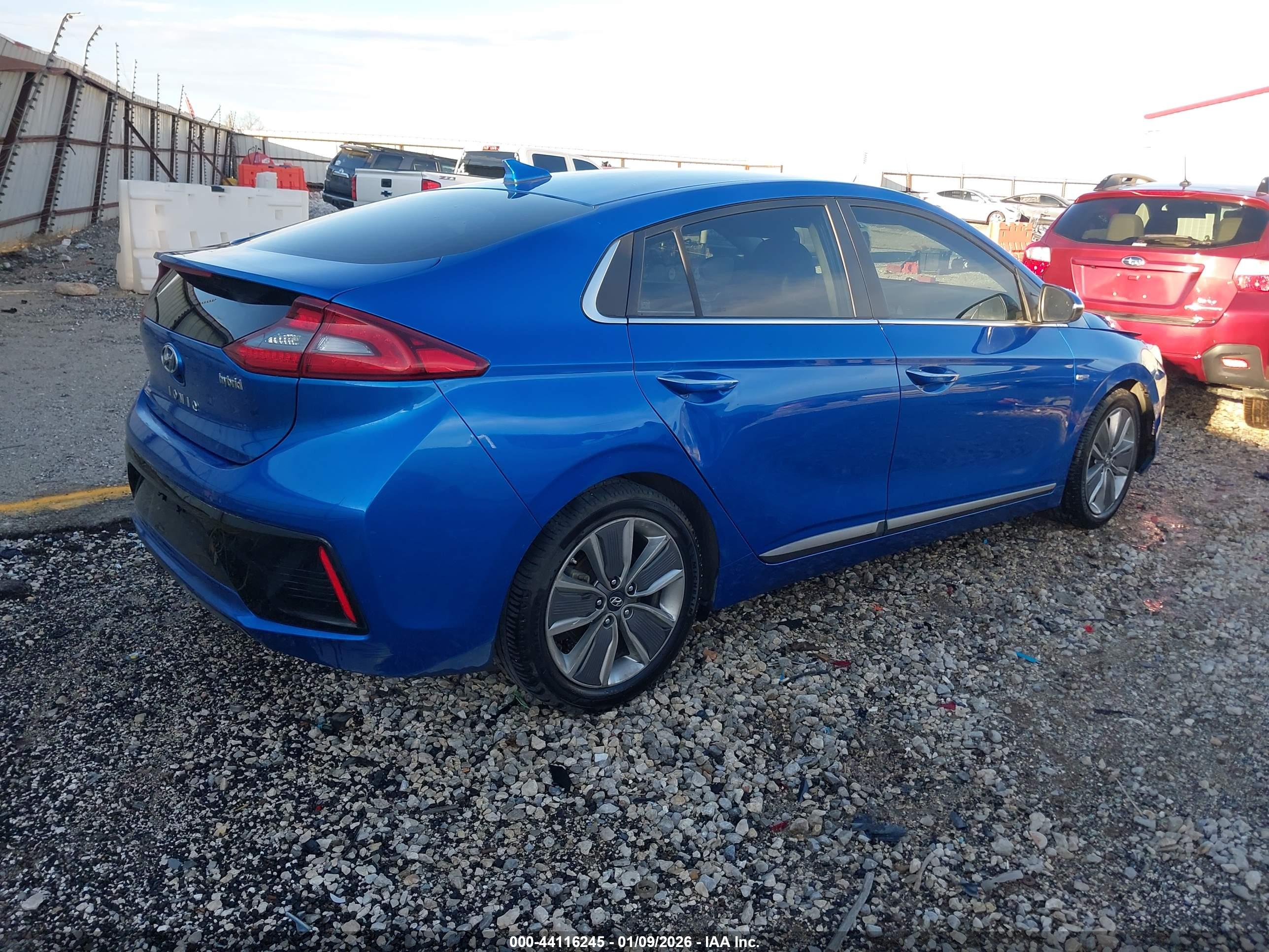 HYUNDAI IONIQ image 4