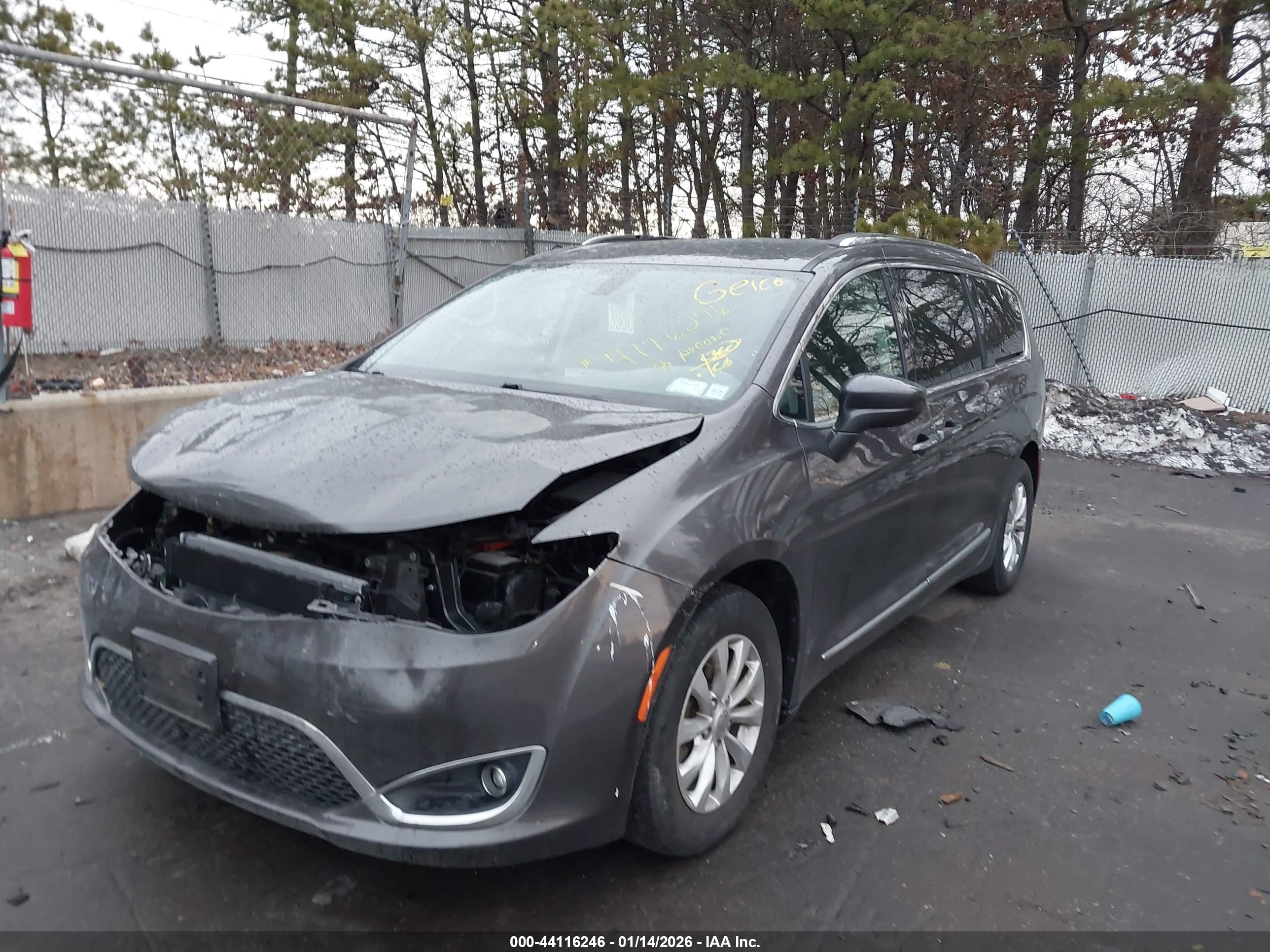 CHRYSLER PACIFICA image 2