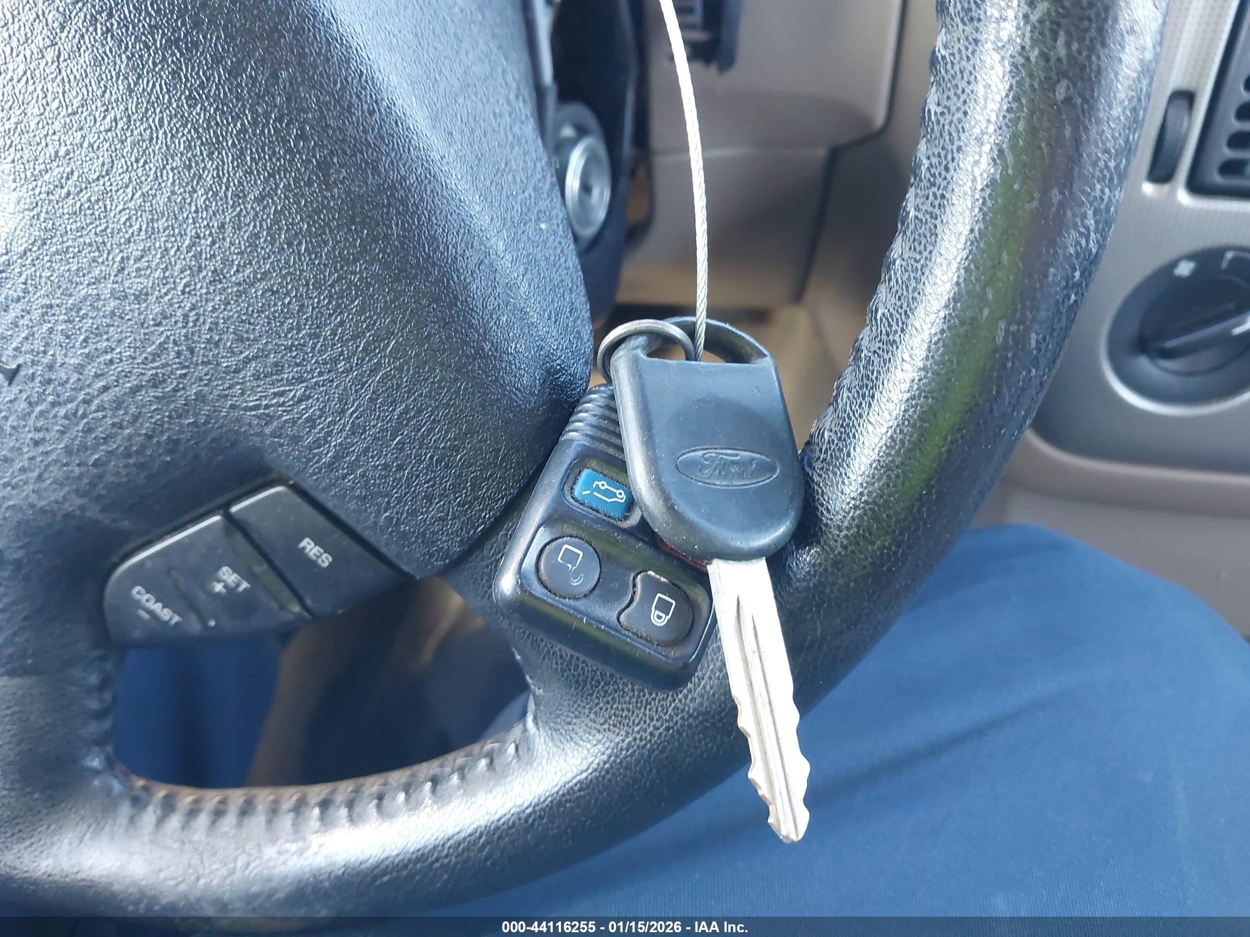 FORD EXPLORER image 11