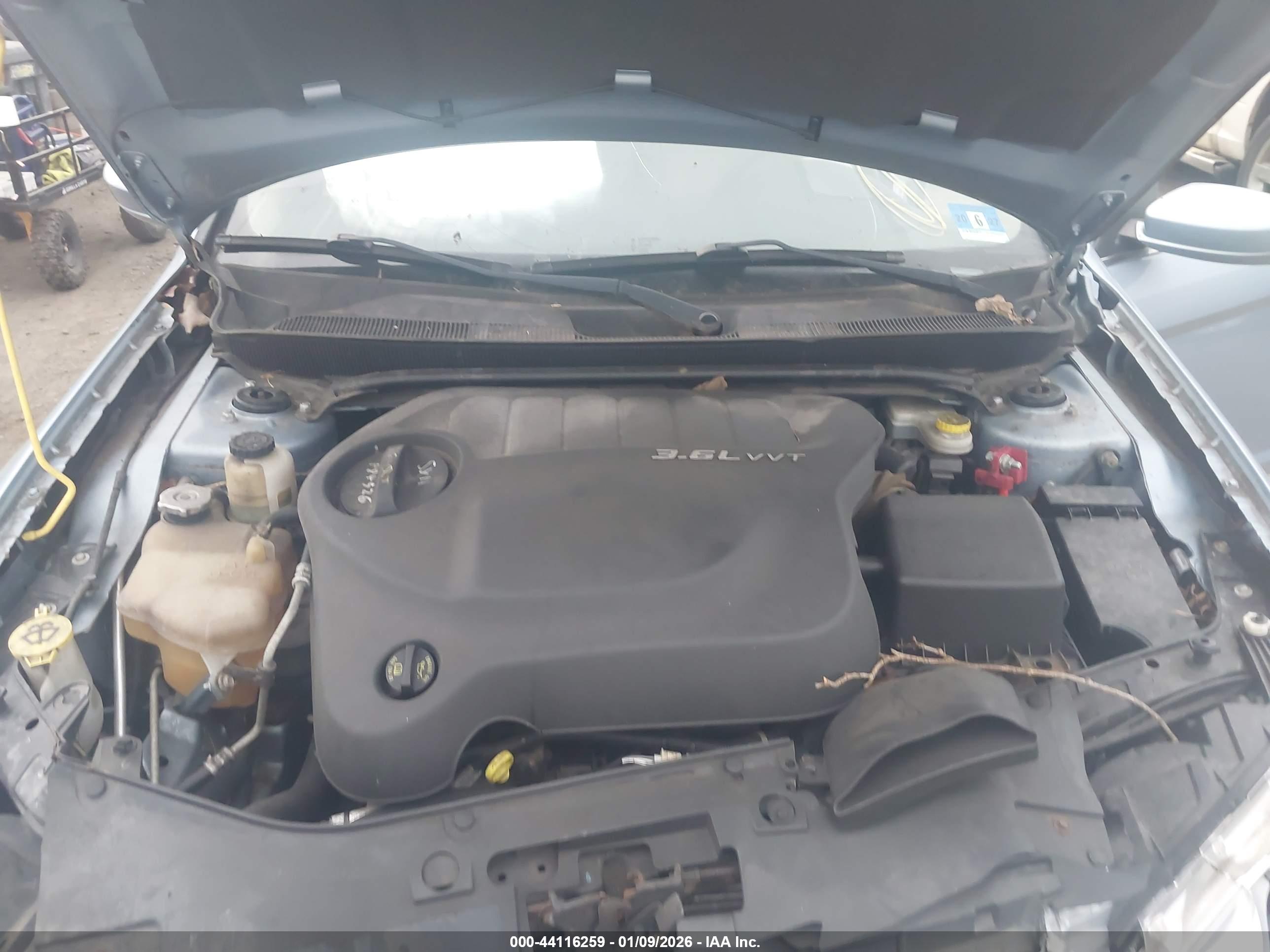 CHRYSLER 200 image 10