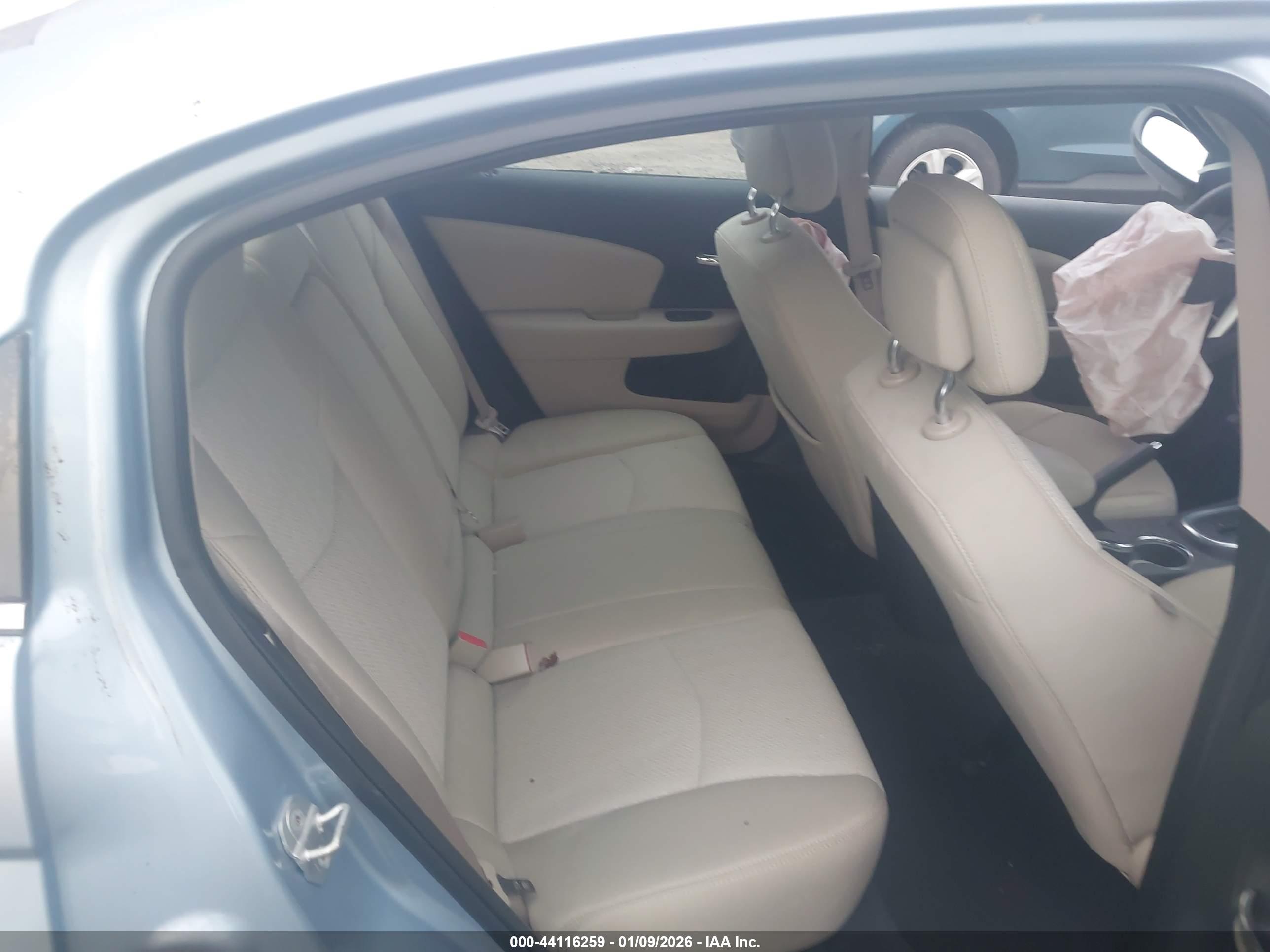 CHRYSLER 200 image 8