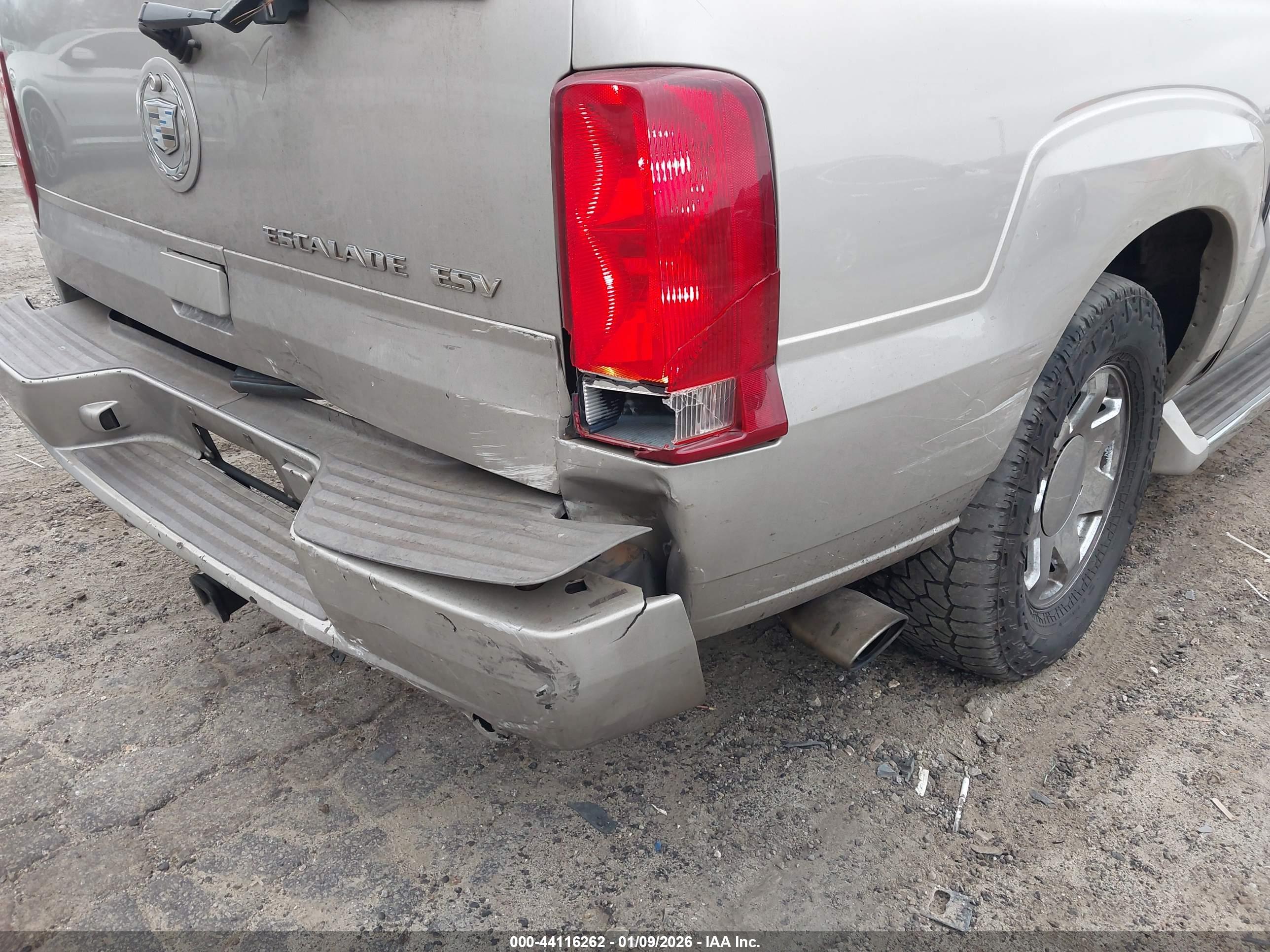 CADILLAC ESCALADE image 6