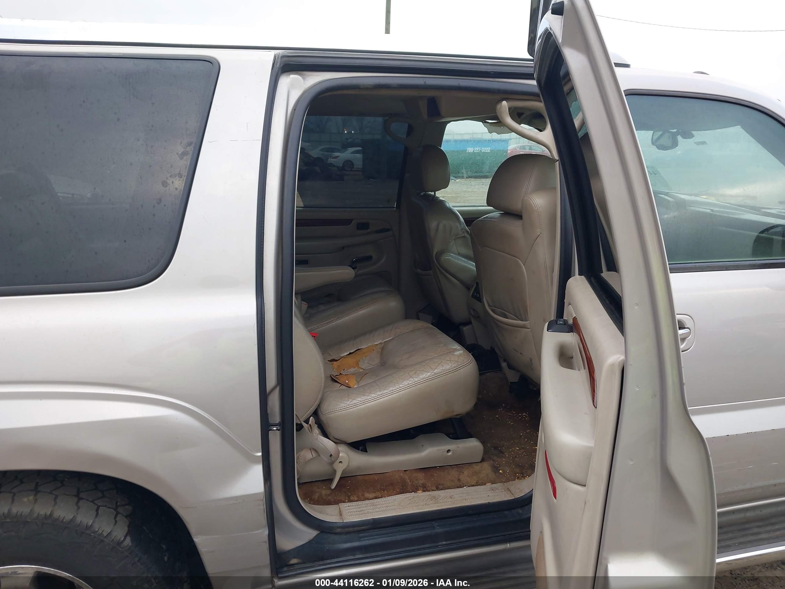 CADILLAC ESCALADE image 8