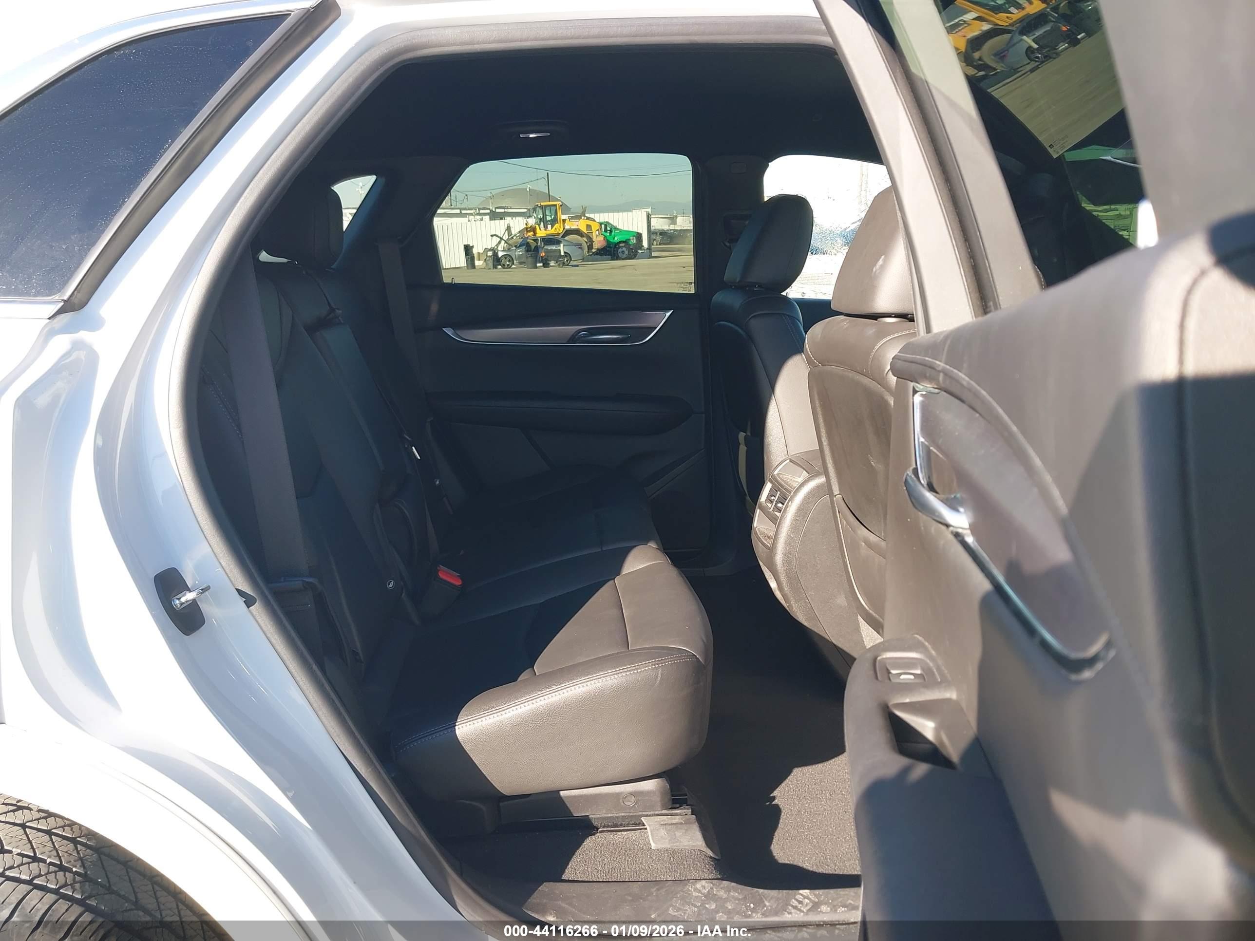 CADILLAC XT5 image 8