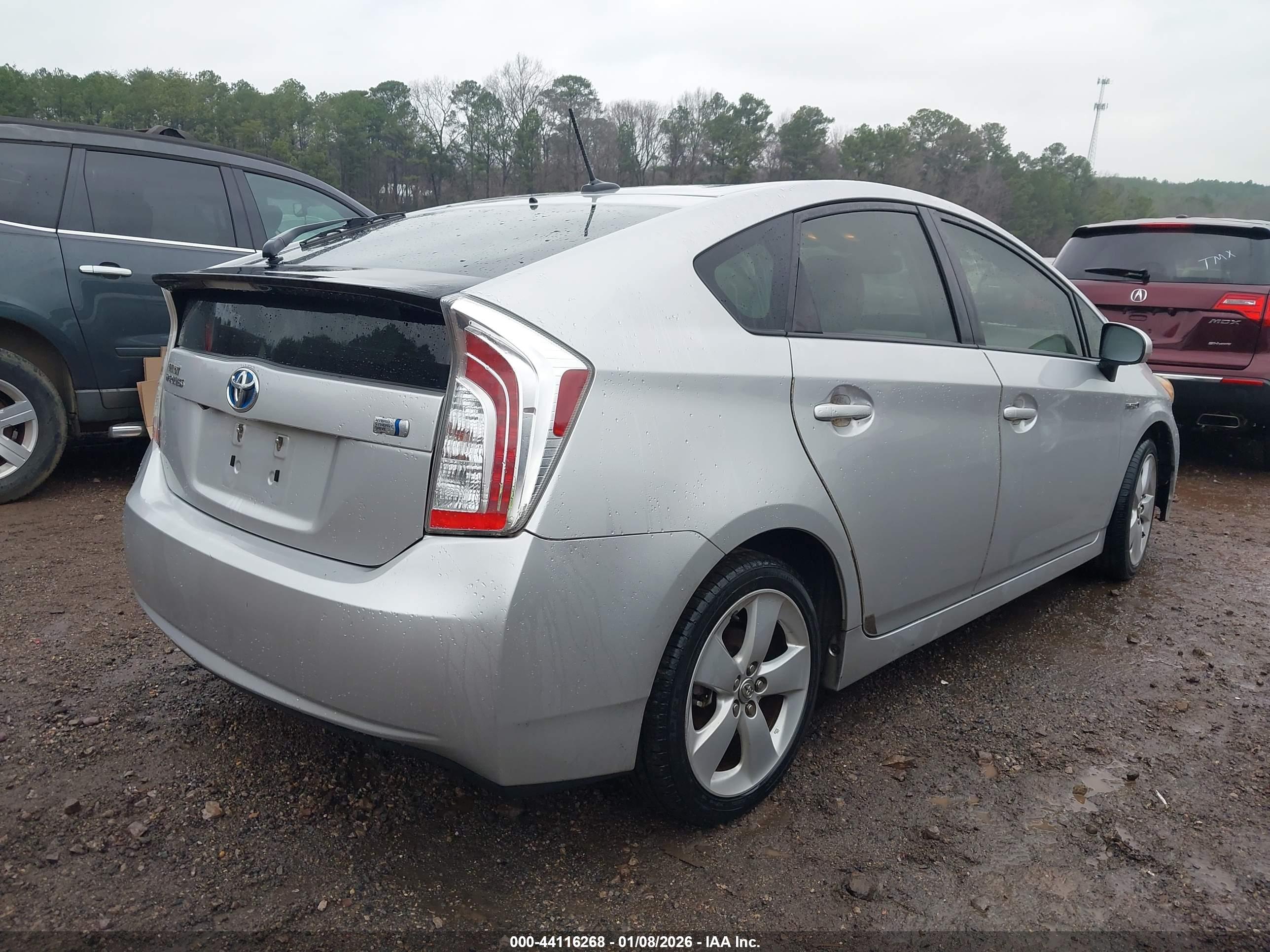 TOYOTA PRIUS image 4