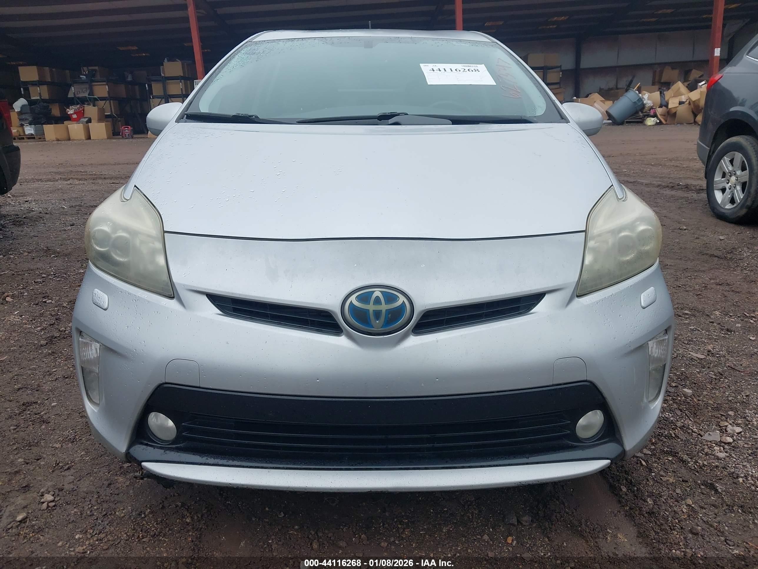 TOYOTA PRIUS image 6