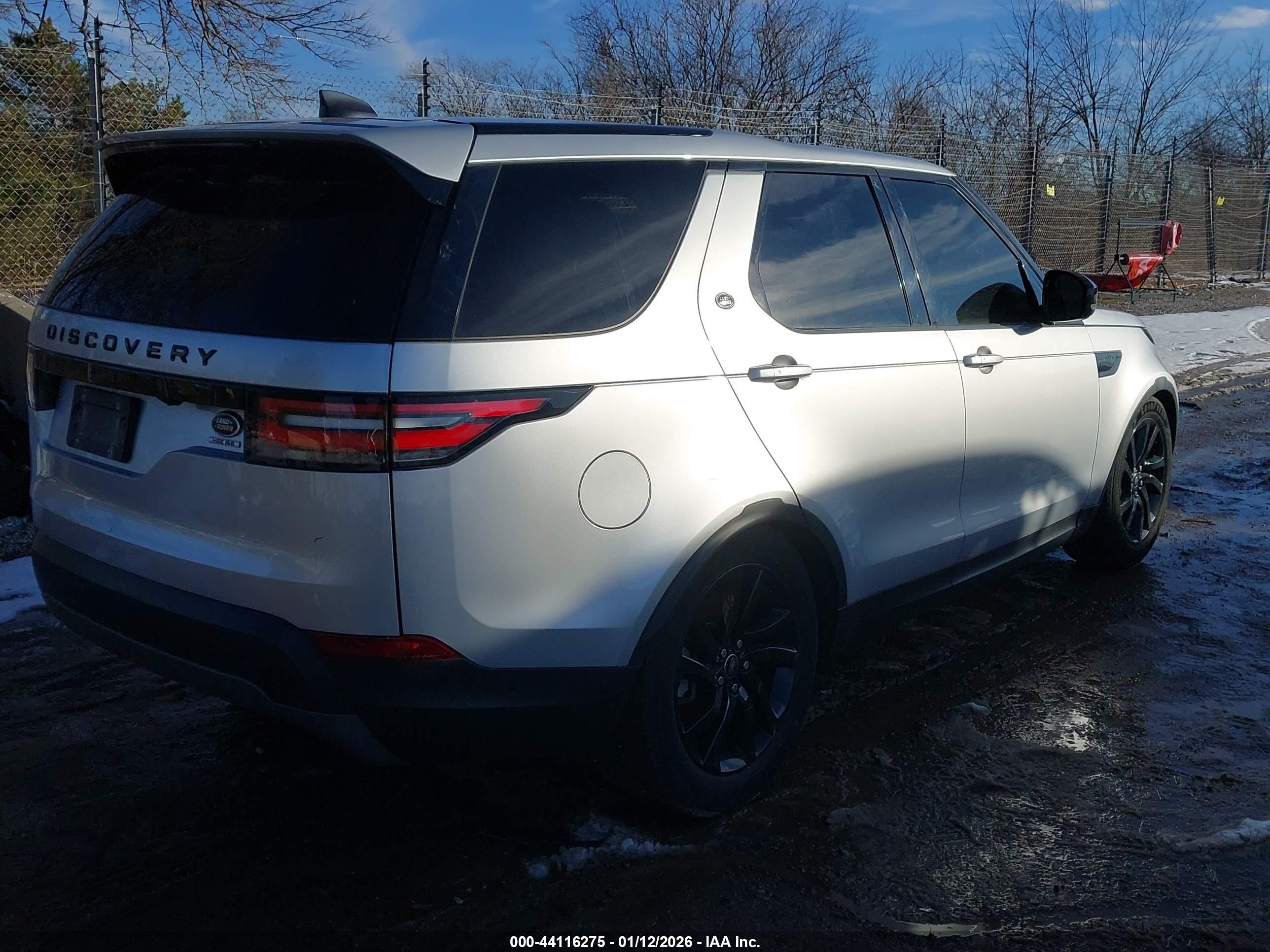 LAND ROVER image 4