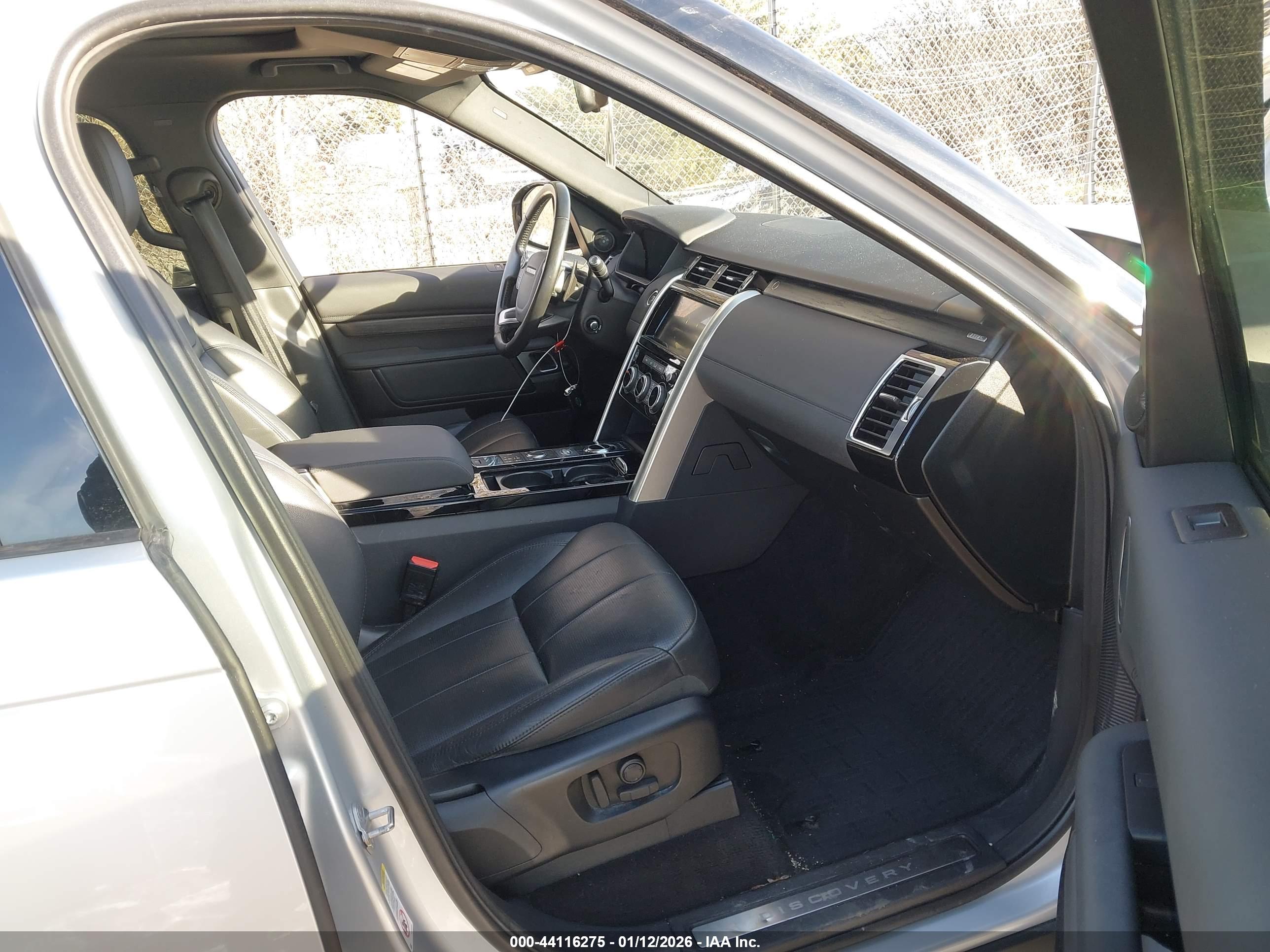 LAND ROVER image 5