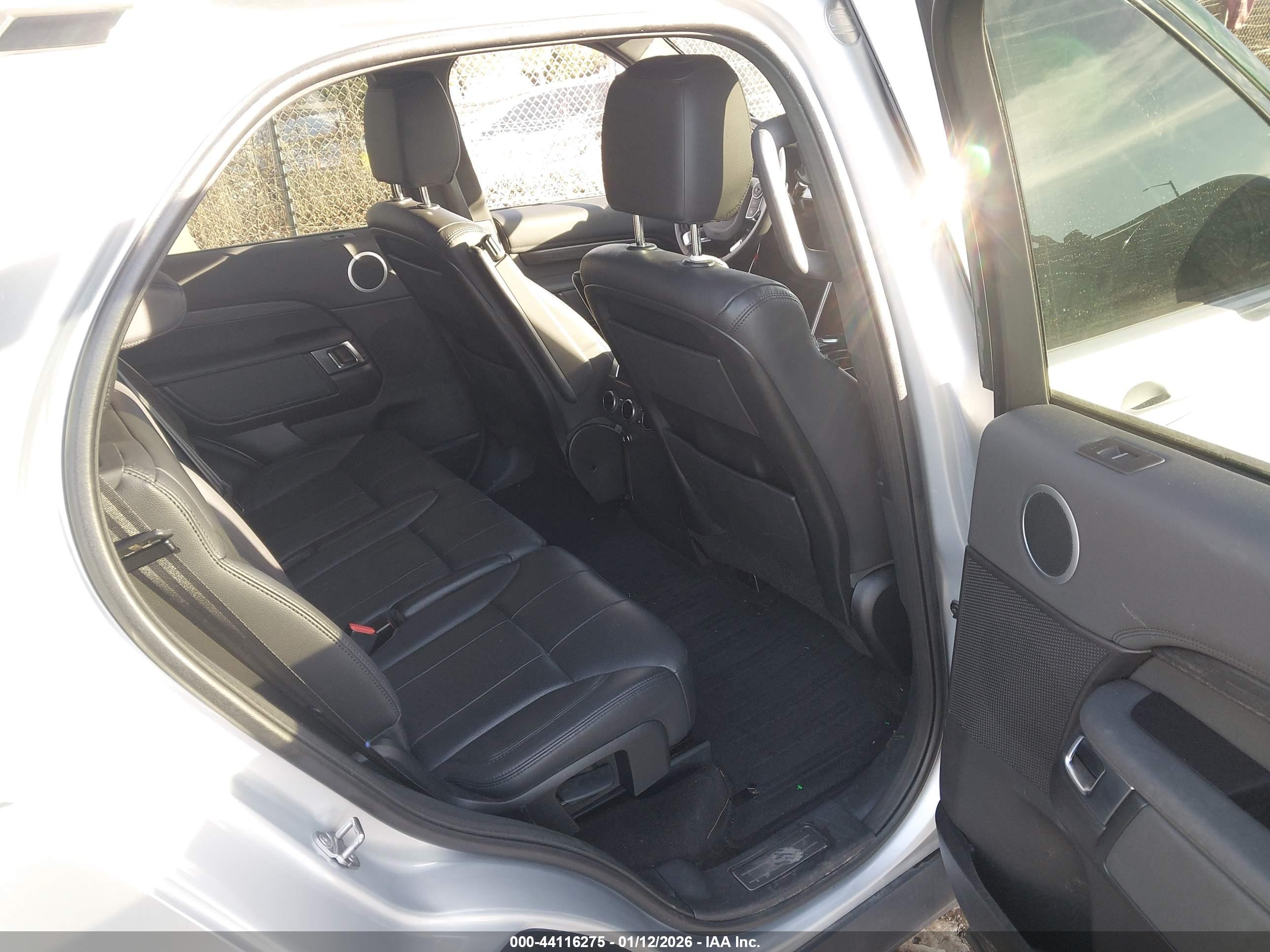 LAND ROVER image 8