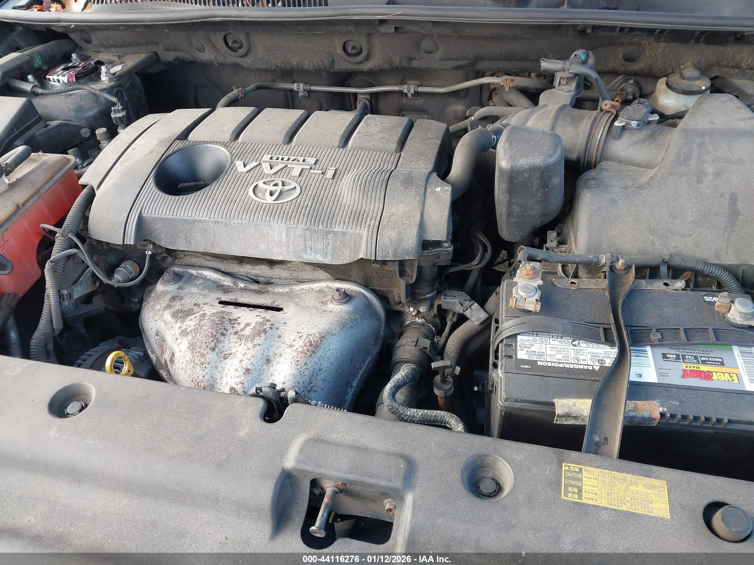 TOYOTA RAV4 image 10