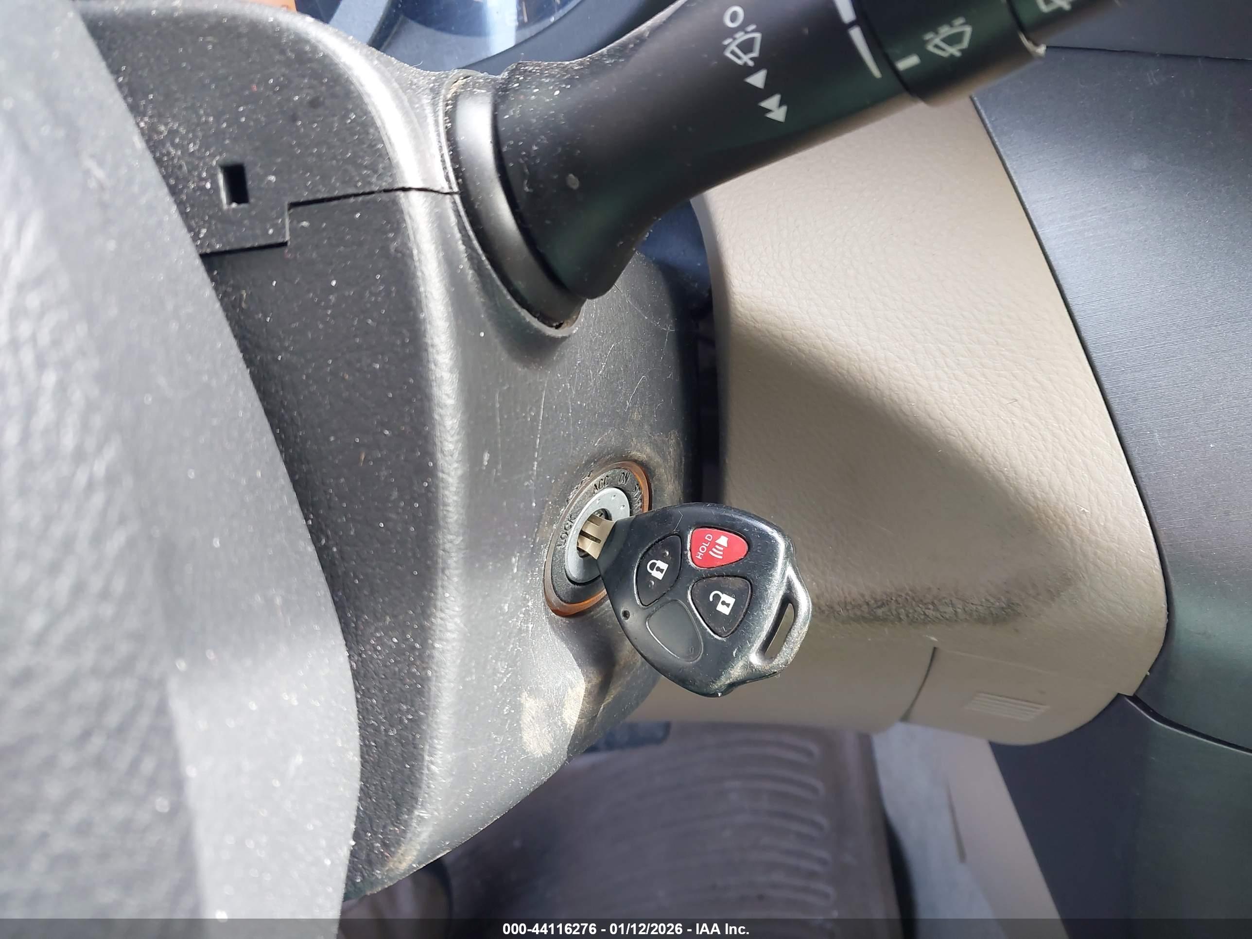 TOYOTA RAV4 image 11
