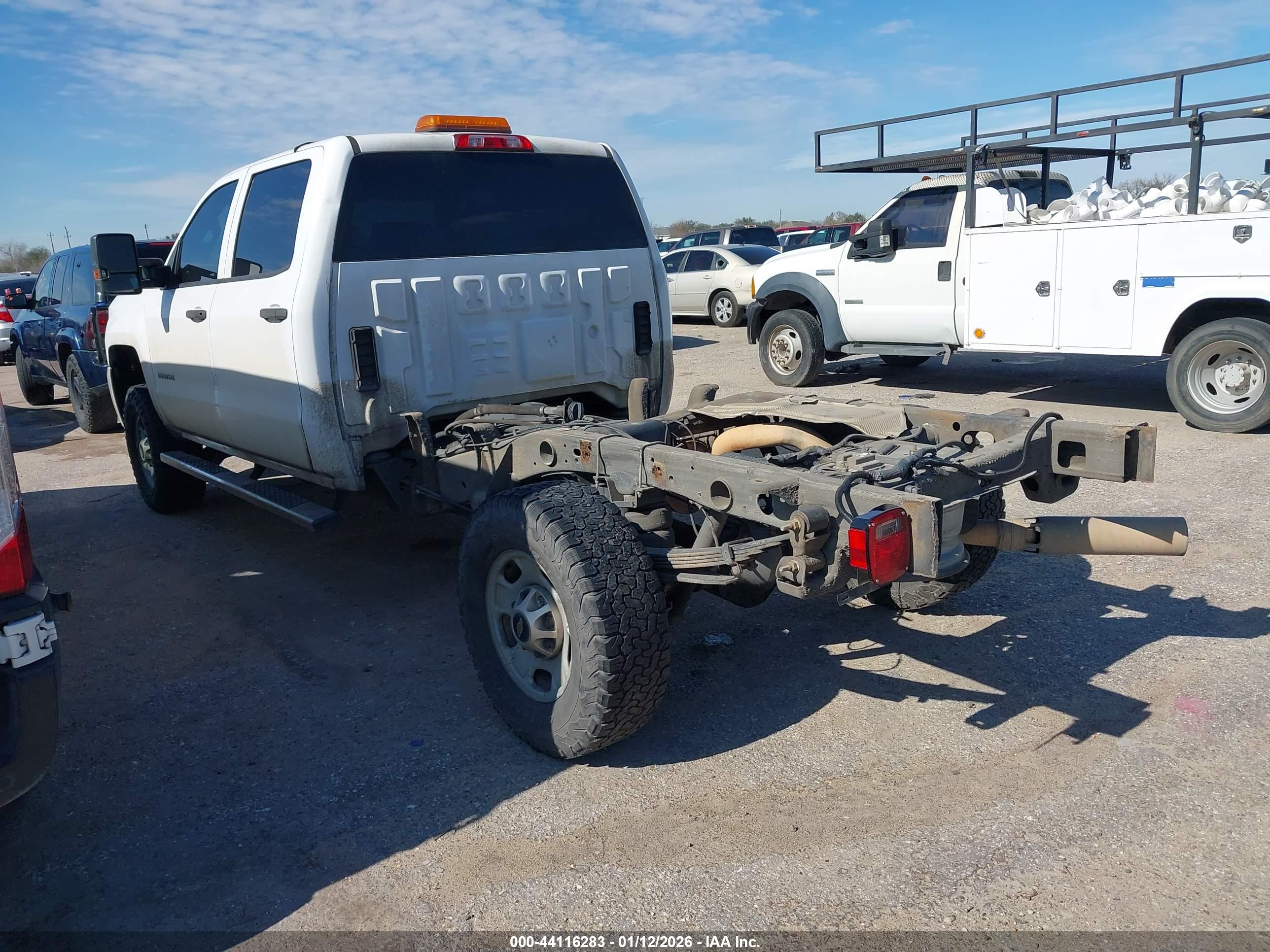 CHEVROLET SILVERADO image 3