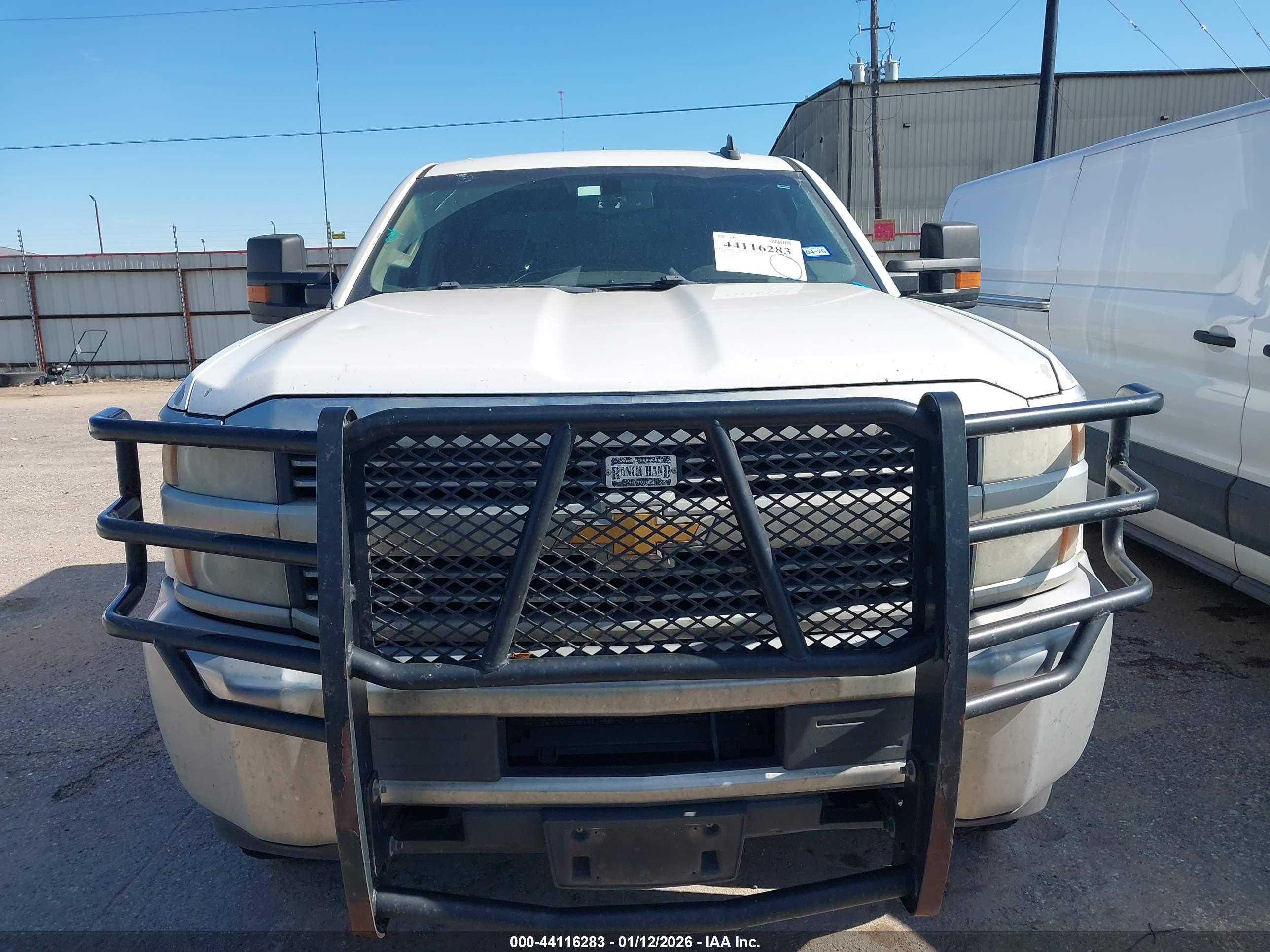 CHEVROLET SILVERADO image 6
