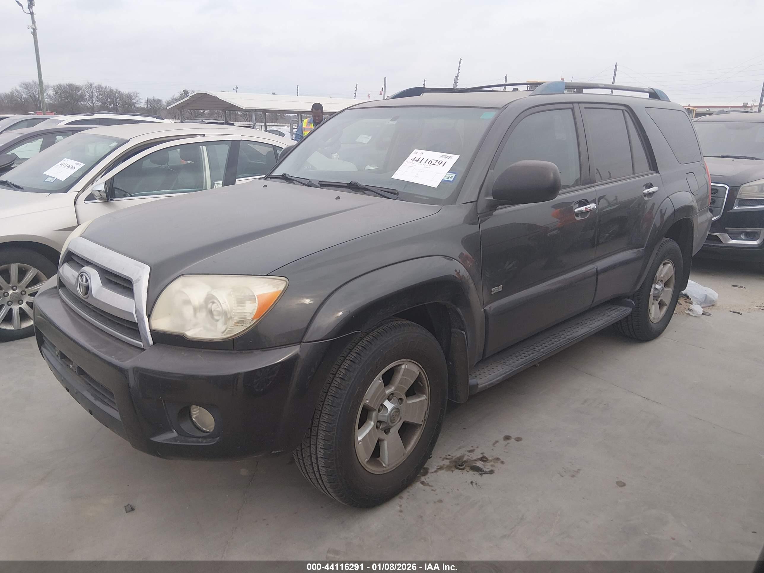 TOYOTA 4RUNNER image 2