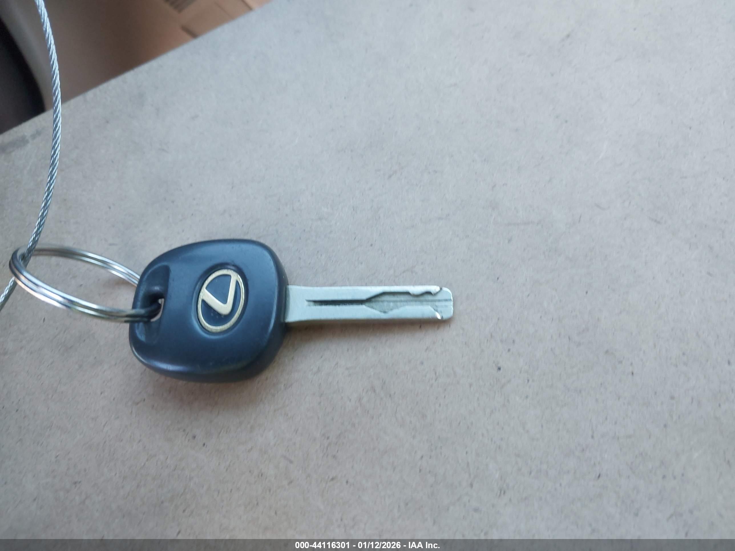 LEXUS ES image 11