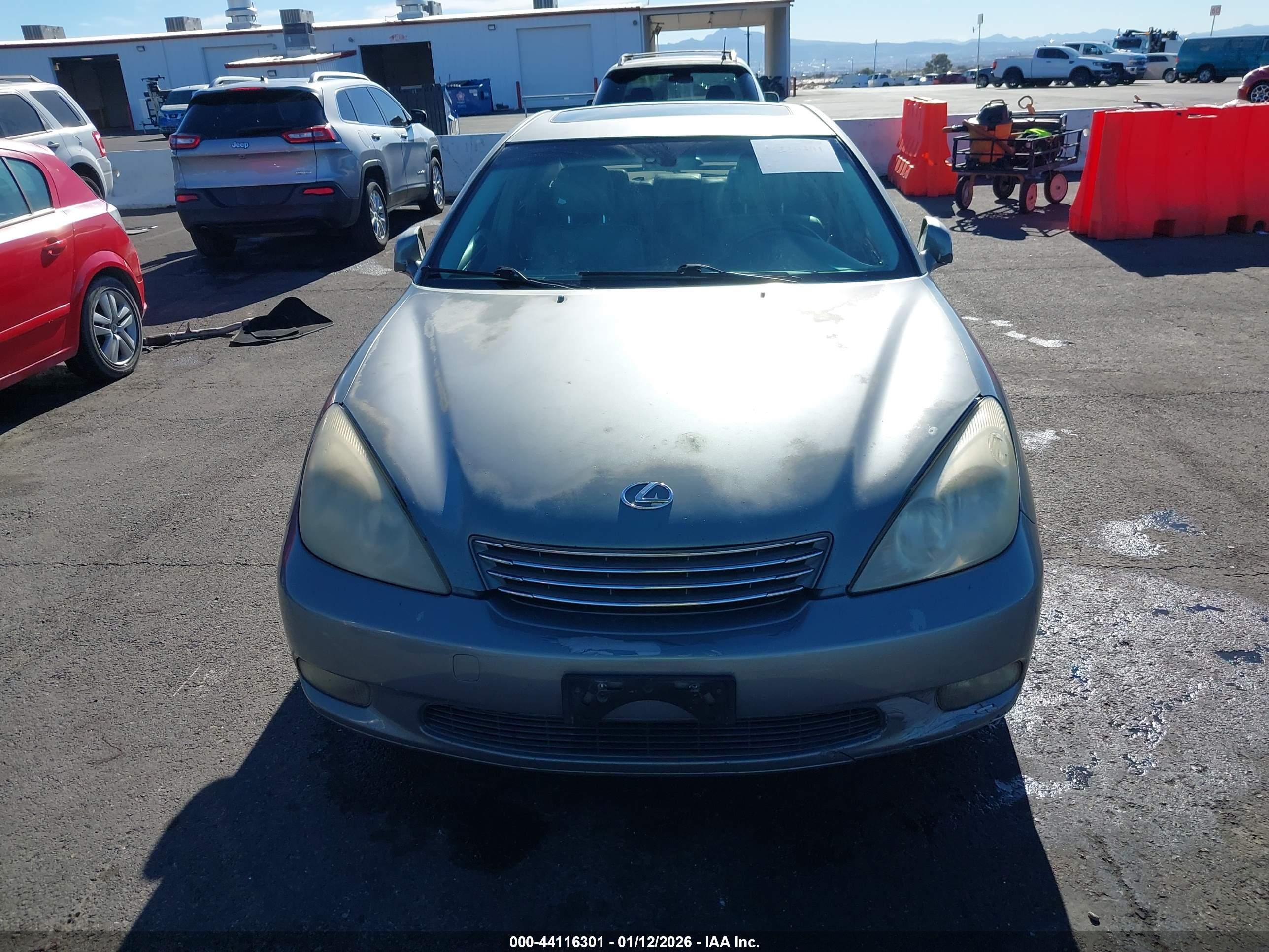 LEXUS ES image 6