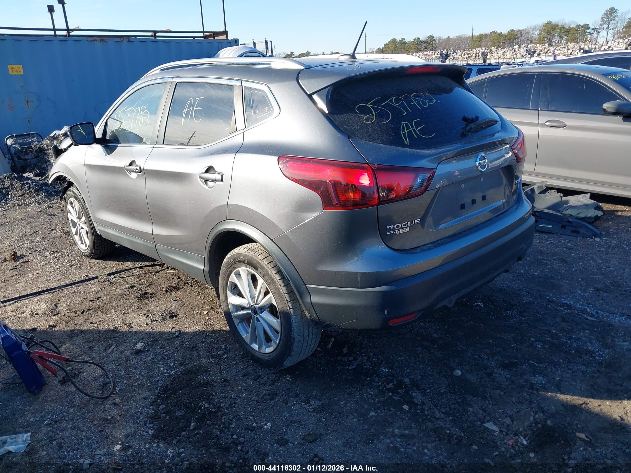 NISSAN ROGUE image 3