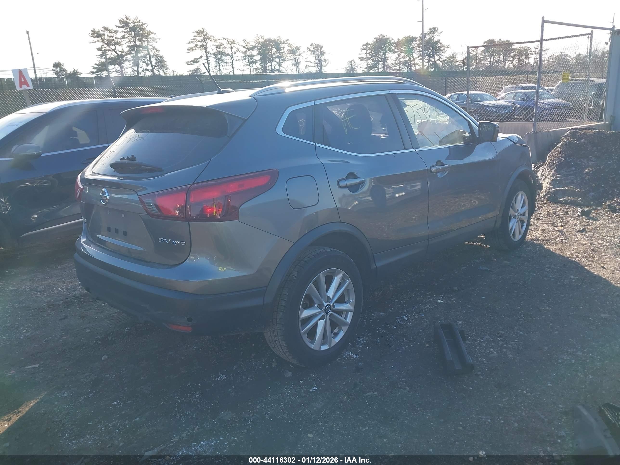 NISSAN ROGUE image 4