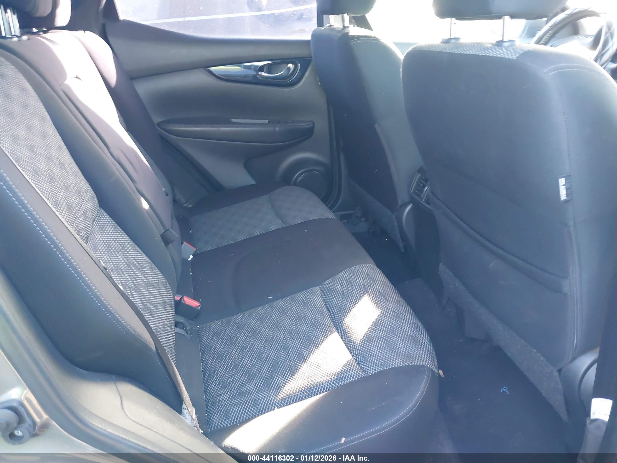 NISSAN ROGUE image 8