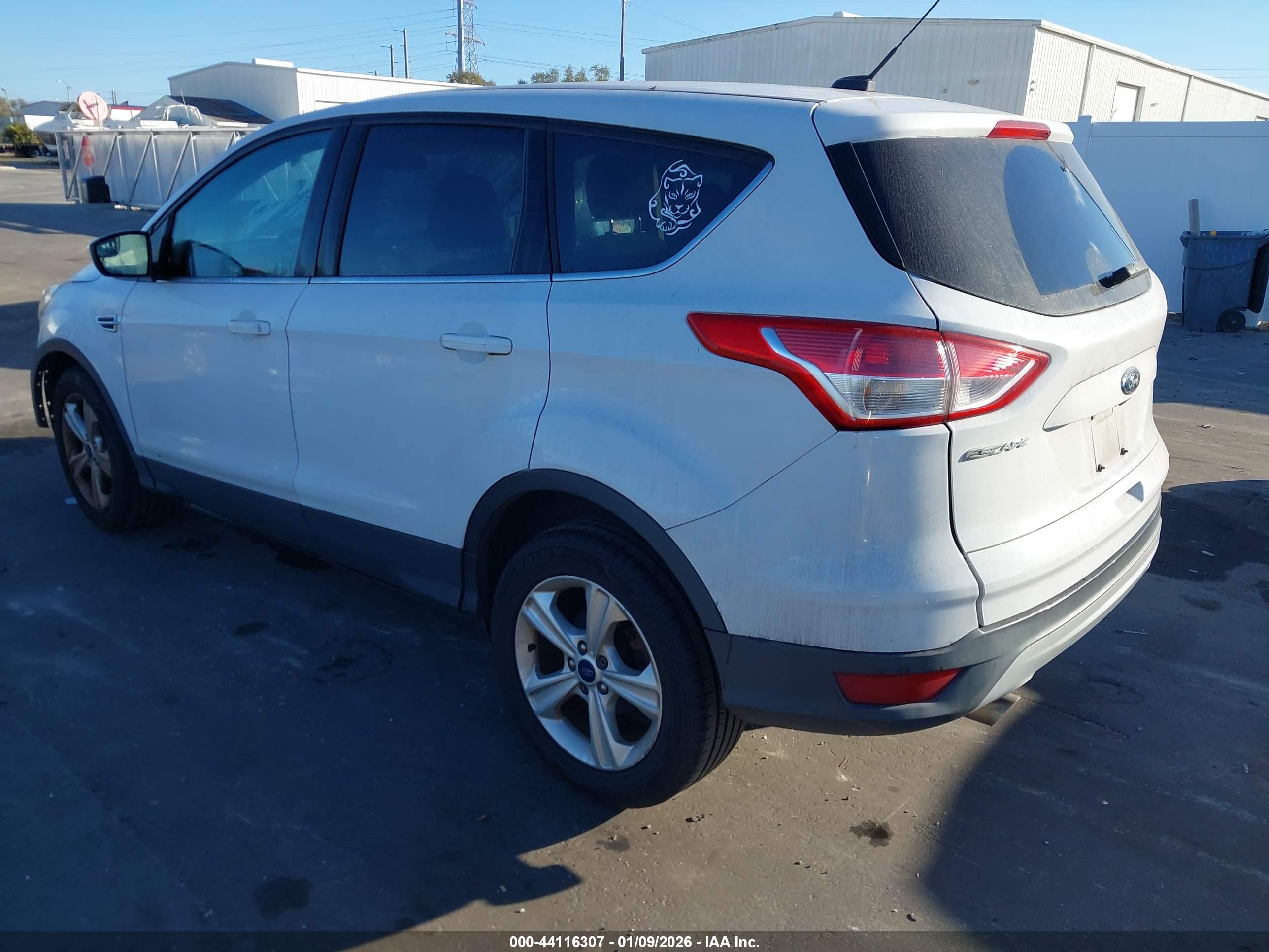 FORD ESCAPE image 3