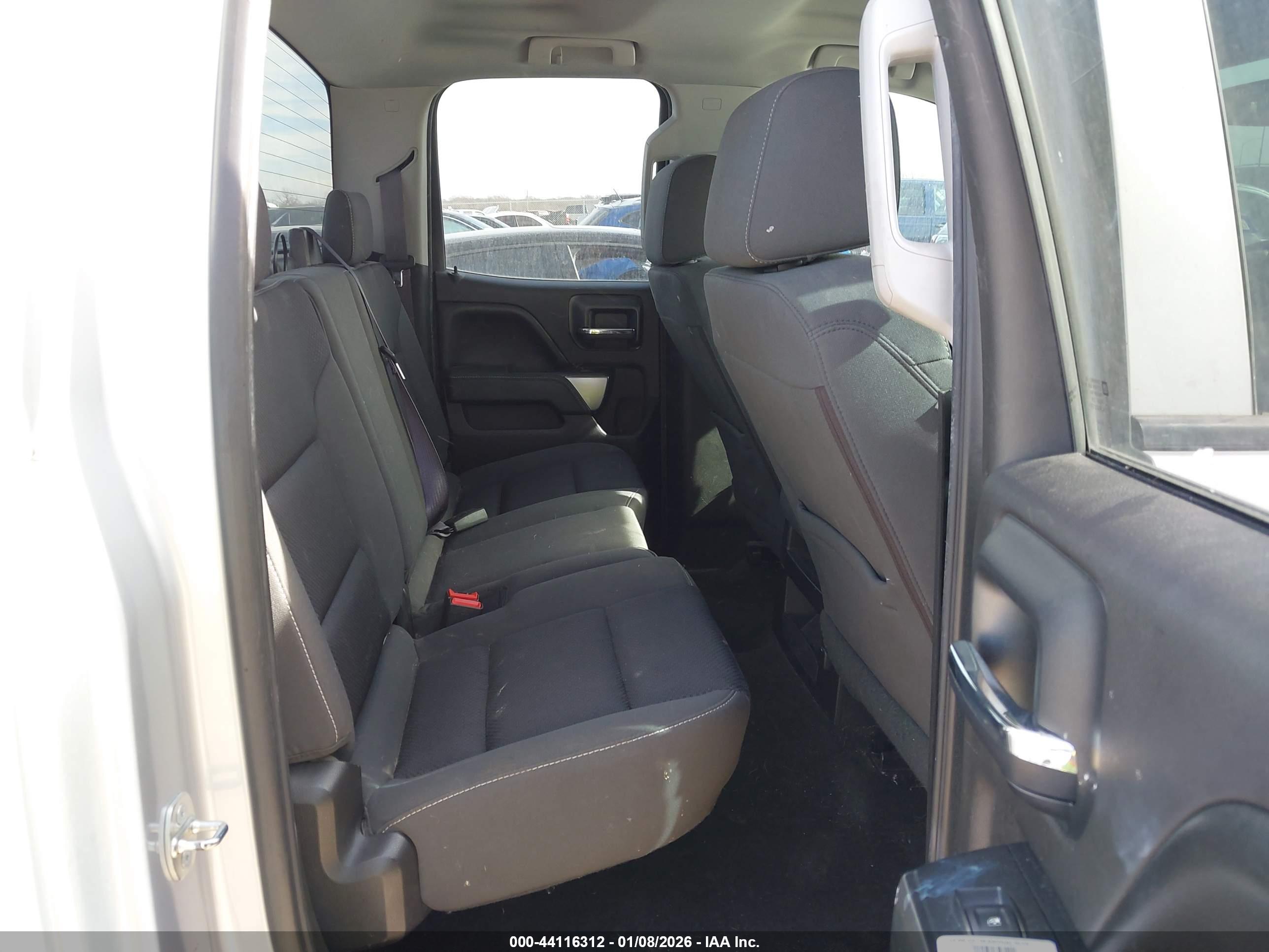 CHEVROLET SILVERADO image 8