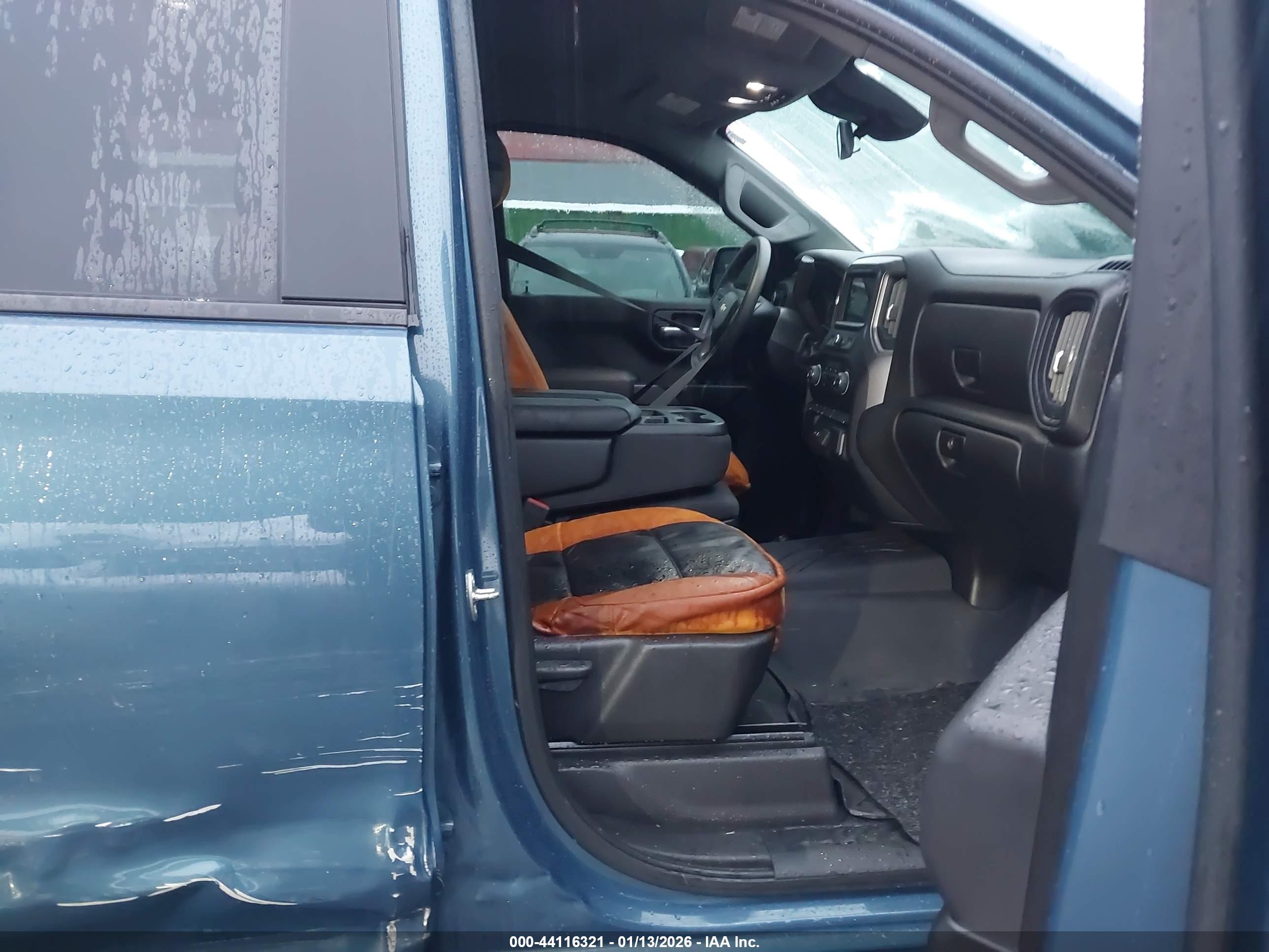 CHEVROLET SILVERADO image 5