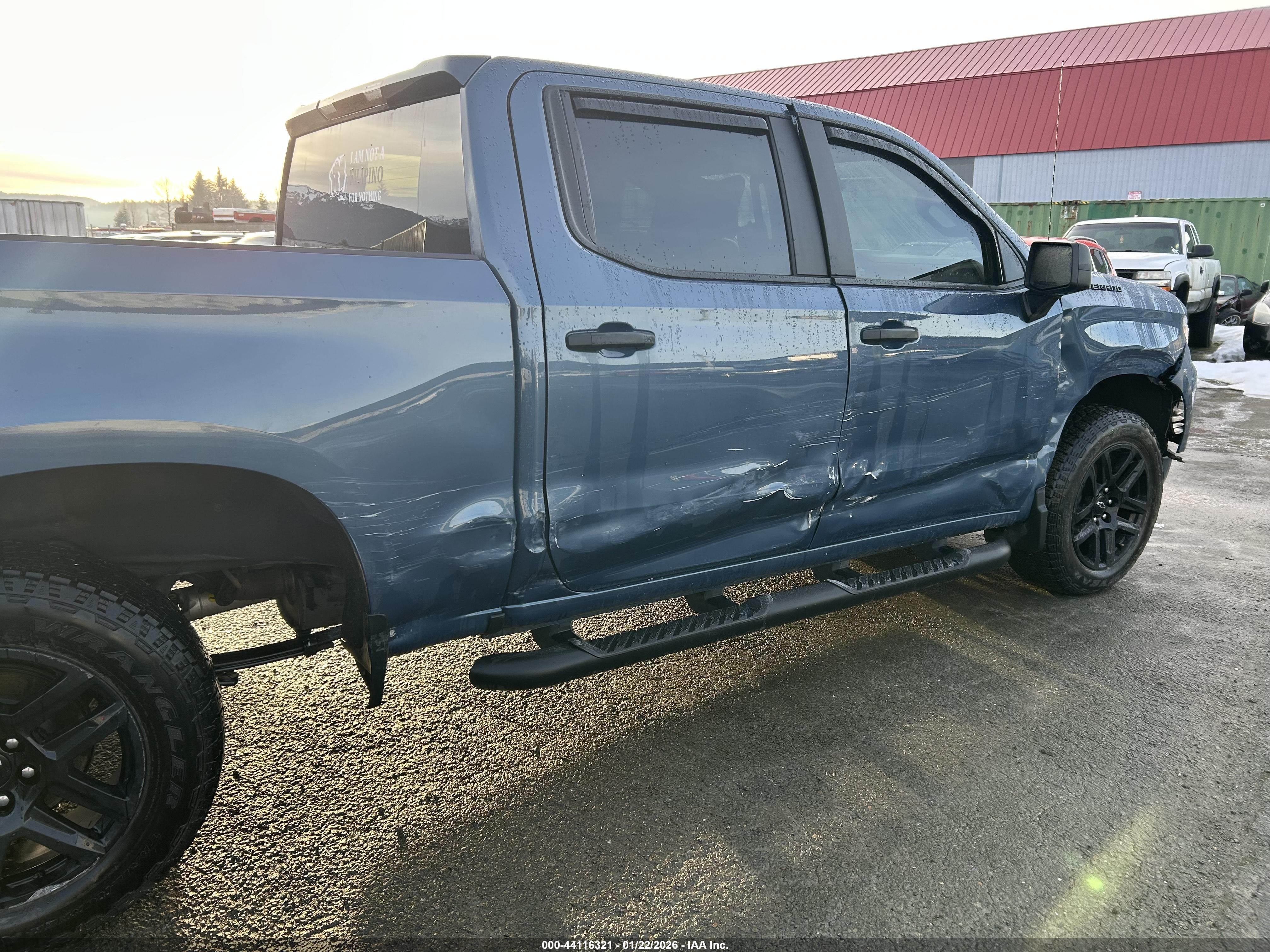 CHEVROLET SILVERADO image 6