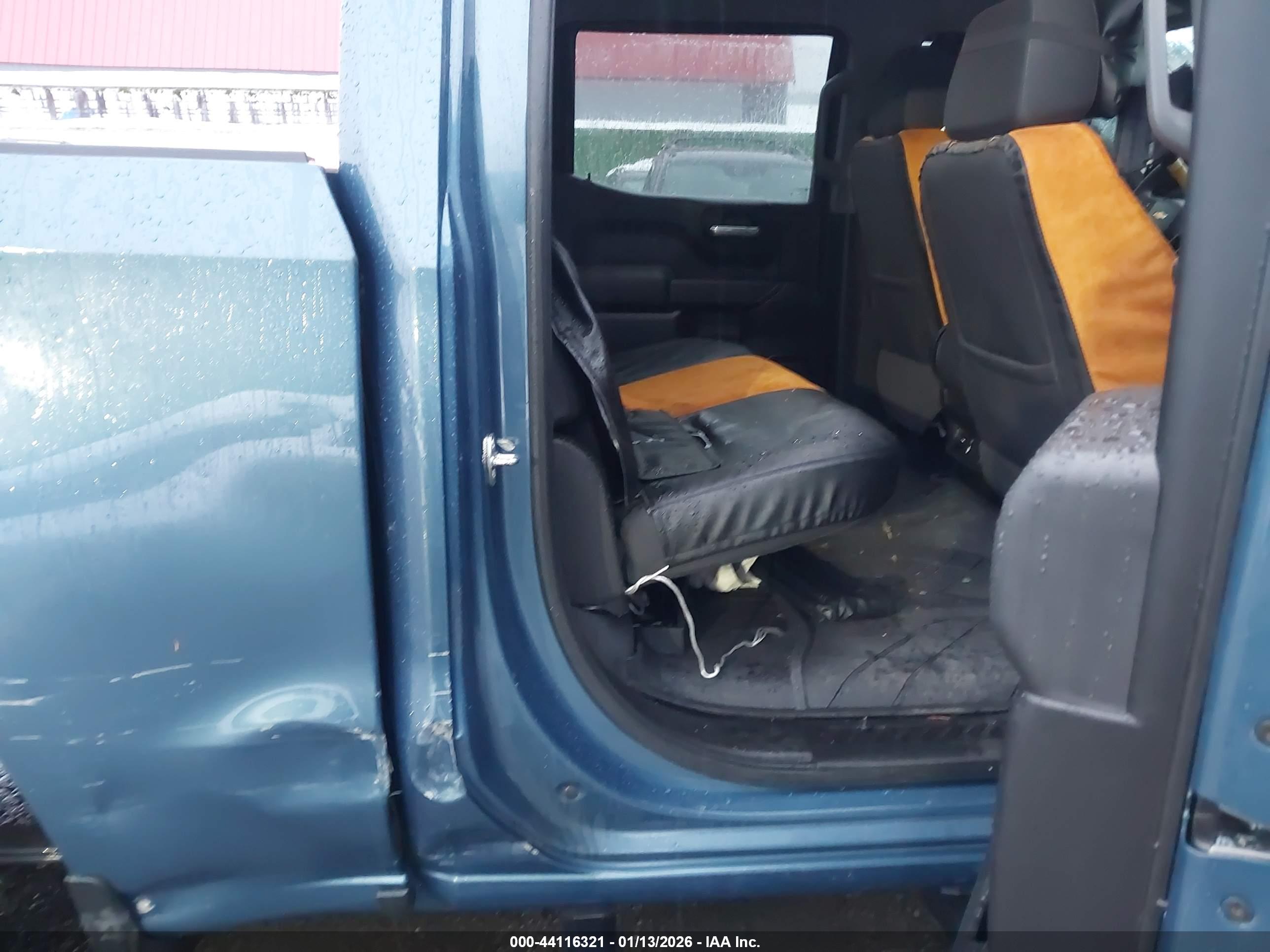 CHEVROLET SILVERADO image 8