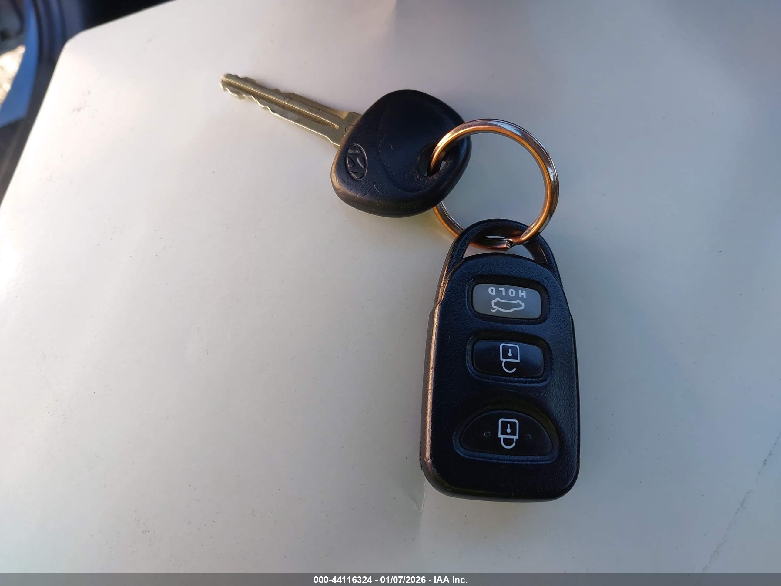 HYUNDAI ELANTRA image 11
